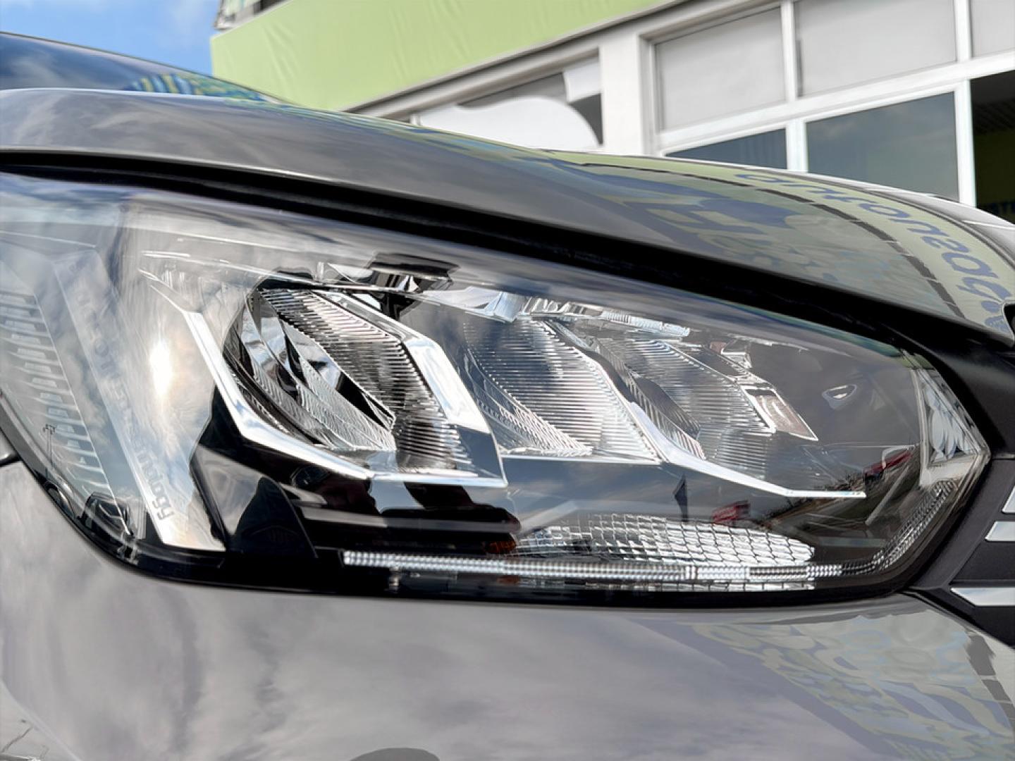 Peugeot e-2008 Allure 136cv (100 kW) - Bateria 50 kWh