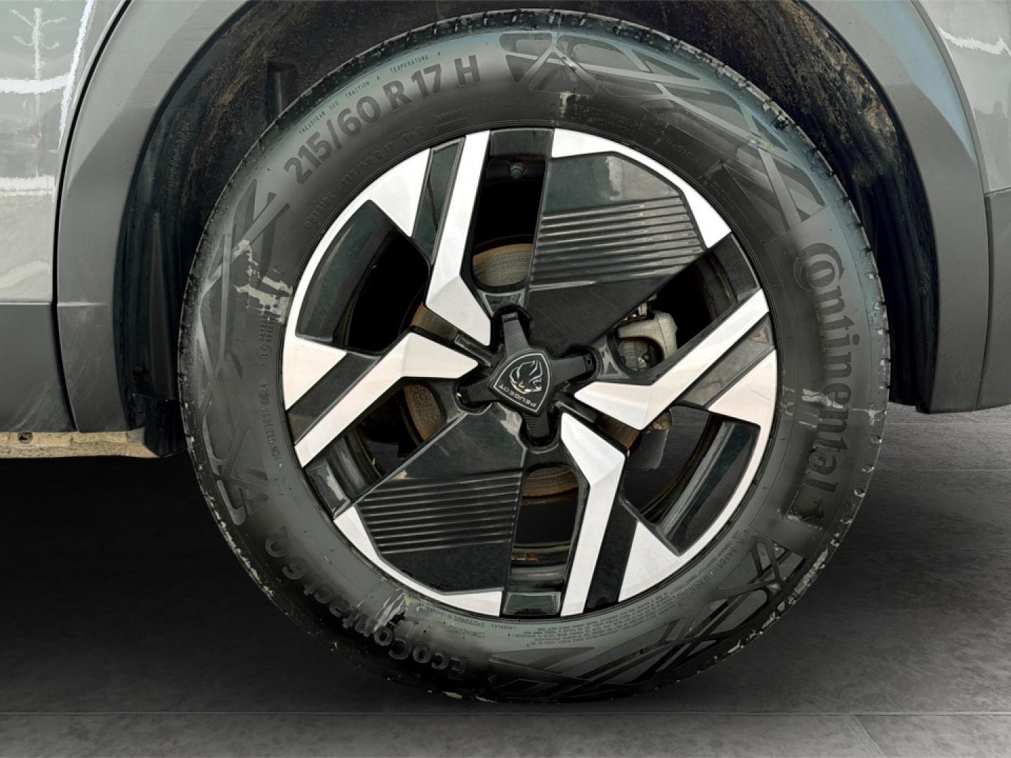 Peugeot e-2008 Allure 136cv (100 kW) - Bateria 50 kWh
