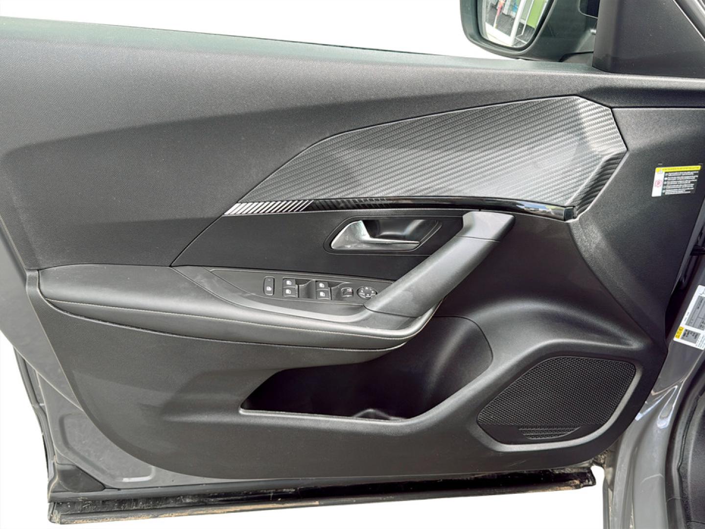 Peugeot e-2008 Allure 136cv (100 kW) - Bateria 50 kWh