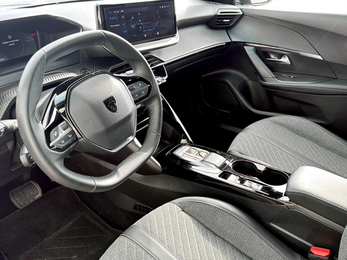 Peugeot e-2008 Allure 136cv (100 kW) - Bateria 50 kWh