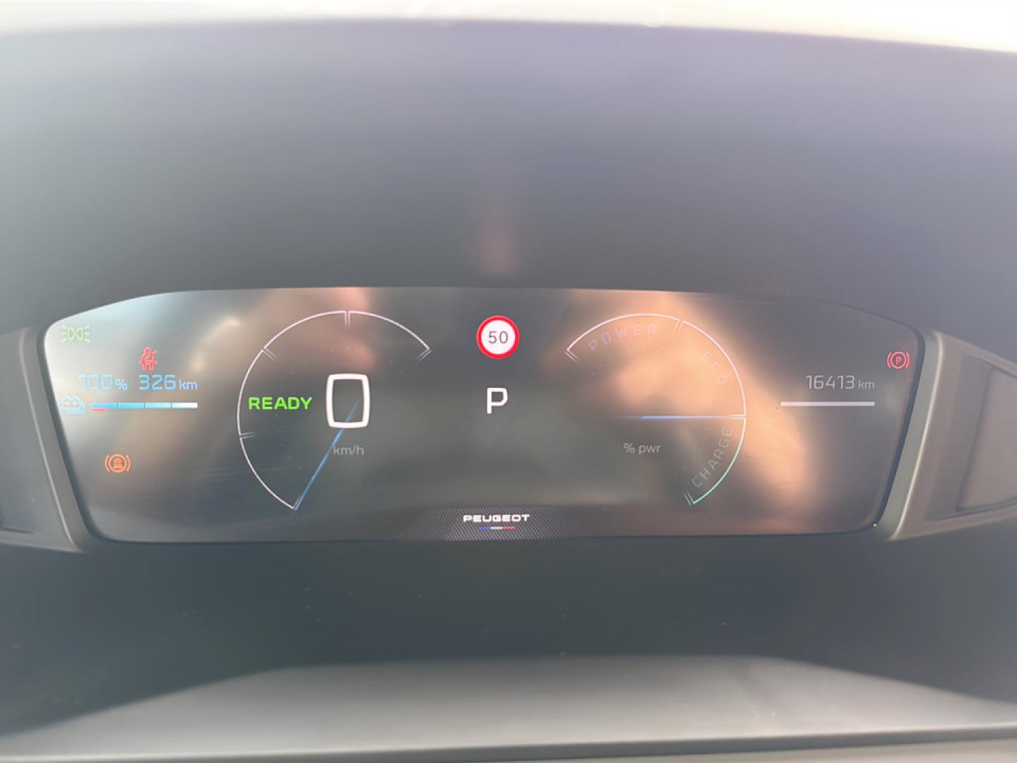 Peugeot e-2008 Allure 136cv (100 kW) - Bateria 50 kWh