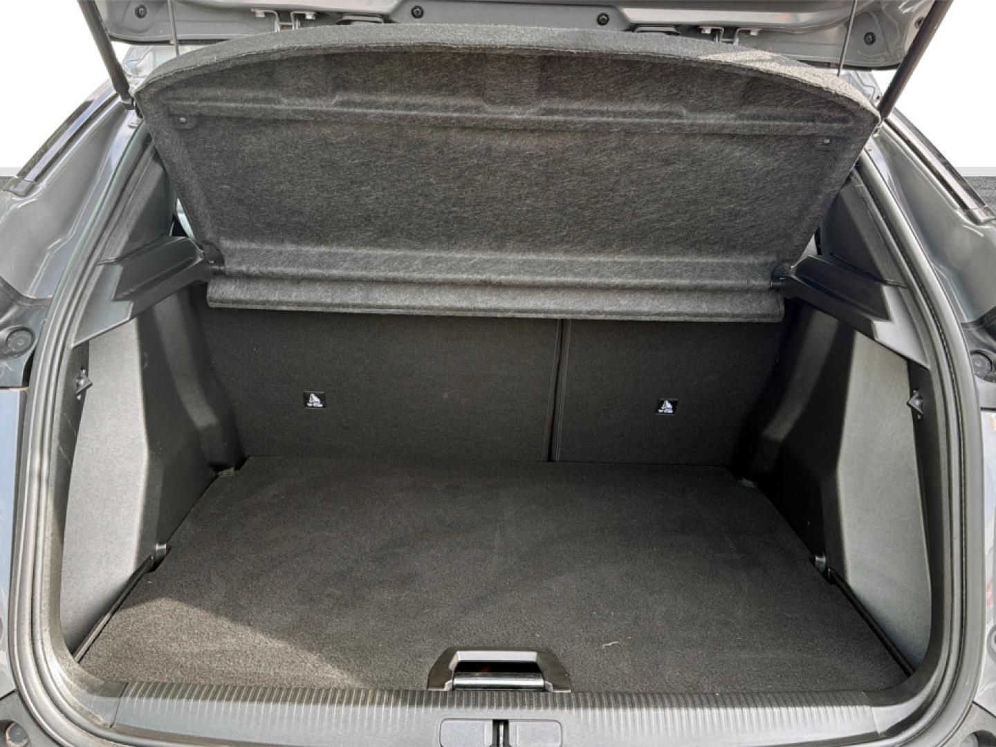 Peugeot e-2008 Allure 136cv (100 kW) - Bateria 50 kWh