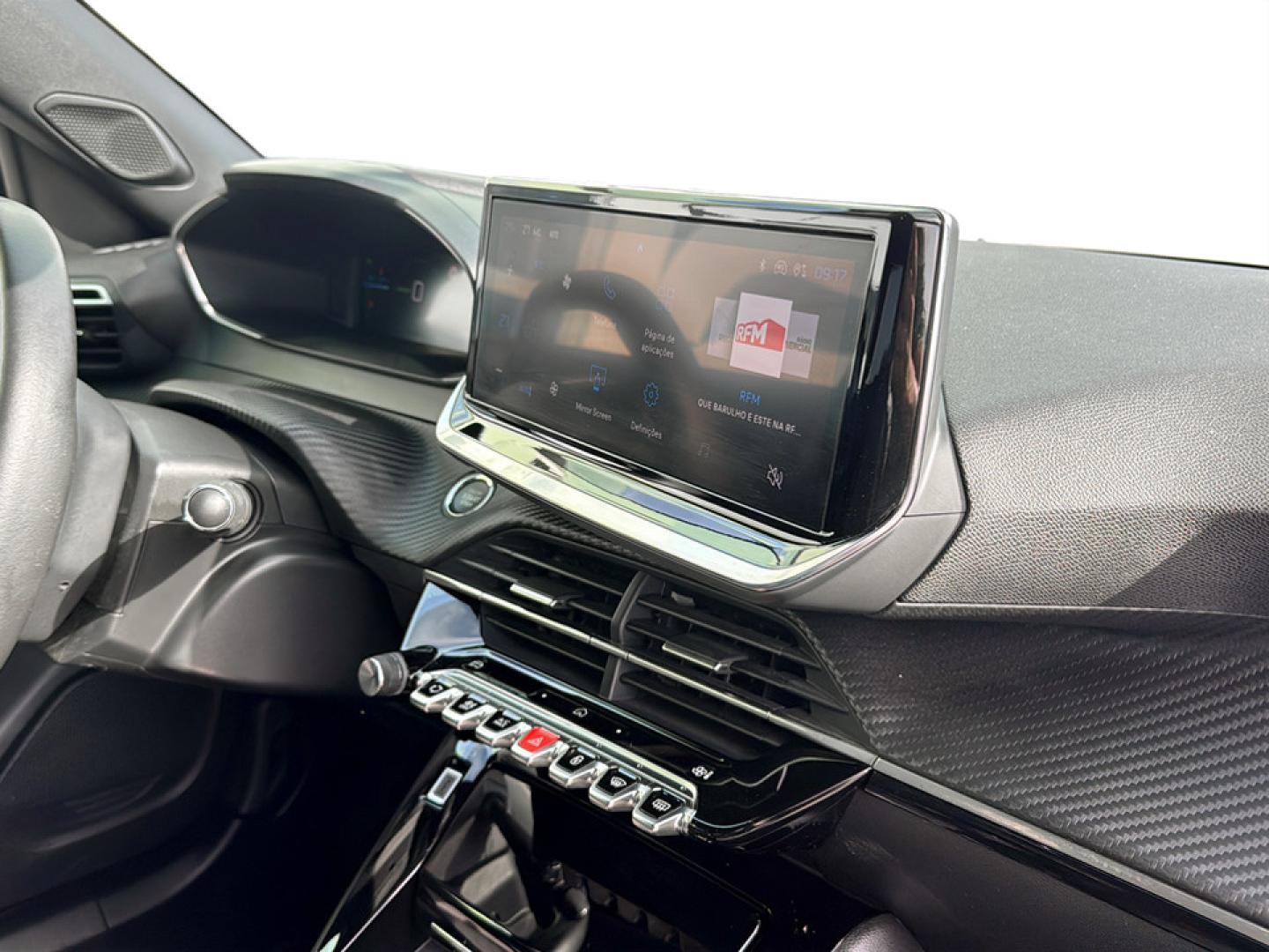 Peugeot e-2008 Allure 136cv (100 kW) - Bateria 50 kWh