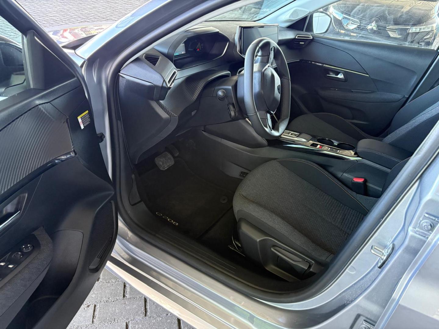 Peugeot 208 GT Elétrico 136 cv (100 kW) - Bateria 50 kW