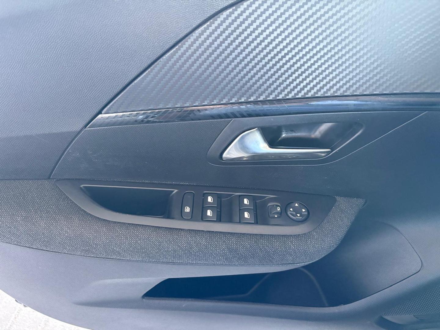 Peugeot 208 GT Elétrico 136 cv (100 kW) - Bateria 50 kW