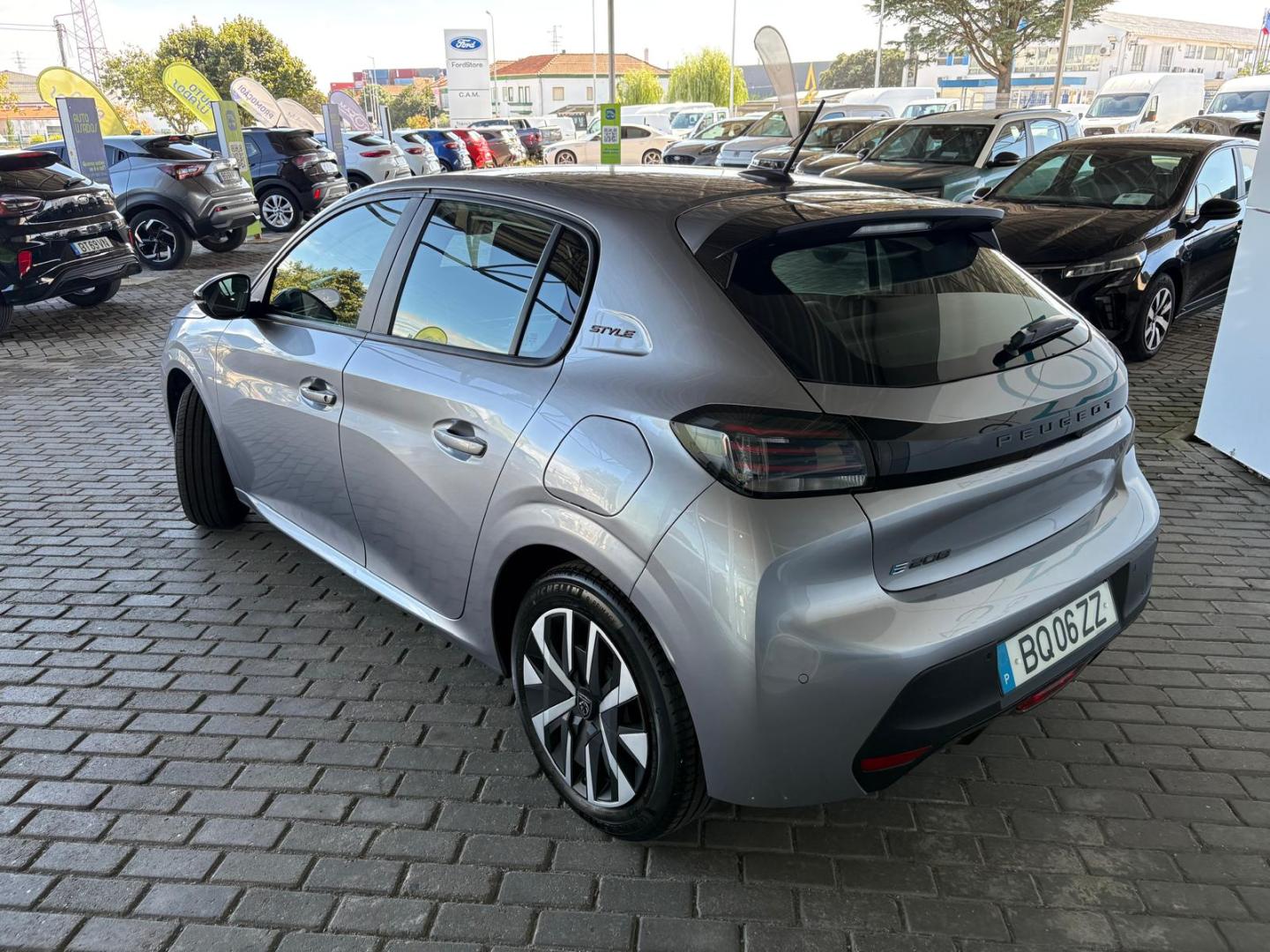 Peugeot 208 GT Elétrico 136 cv (100 kW) - Bateria 50 kW