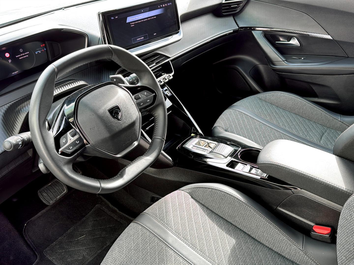 Peugeot 2008 1.2 Hybrid 145 Allure e-DCS6