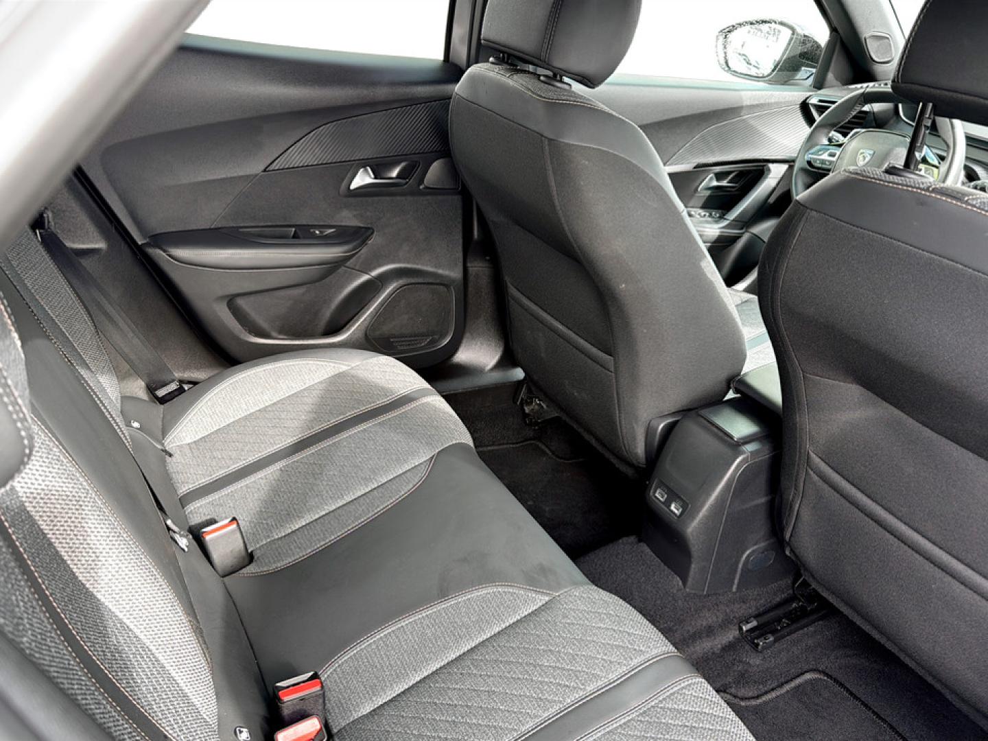 Peugeot 2008 1.2 Hybrid 145 Allure e-DCS6