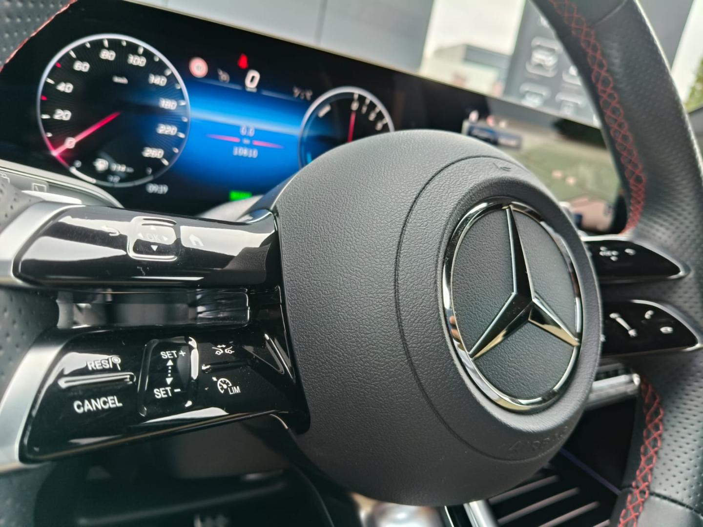 Mercedes-Benz GLA 250 e com tecnologia híbrida EQ