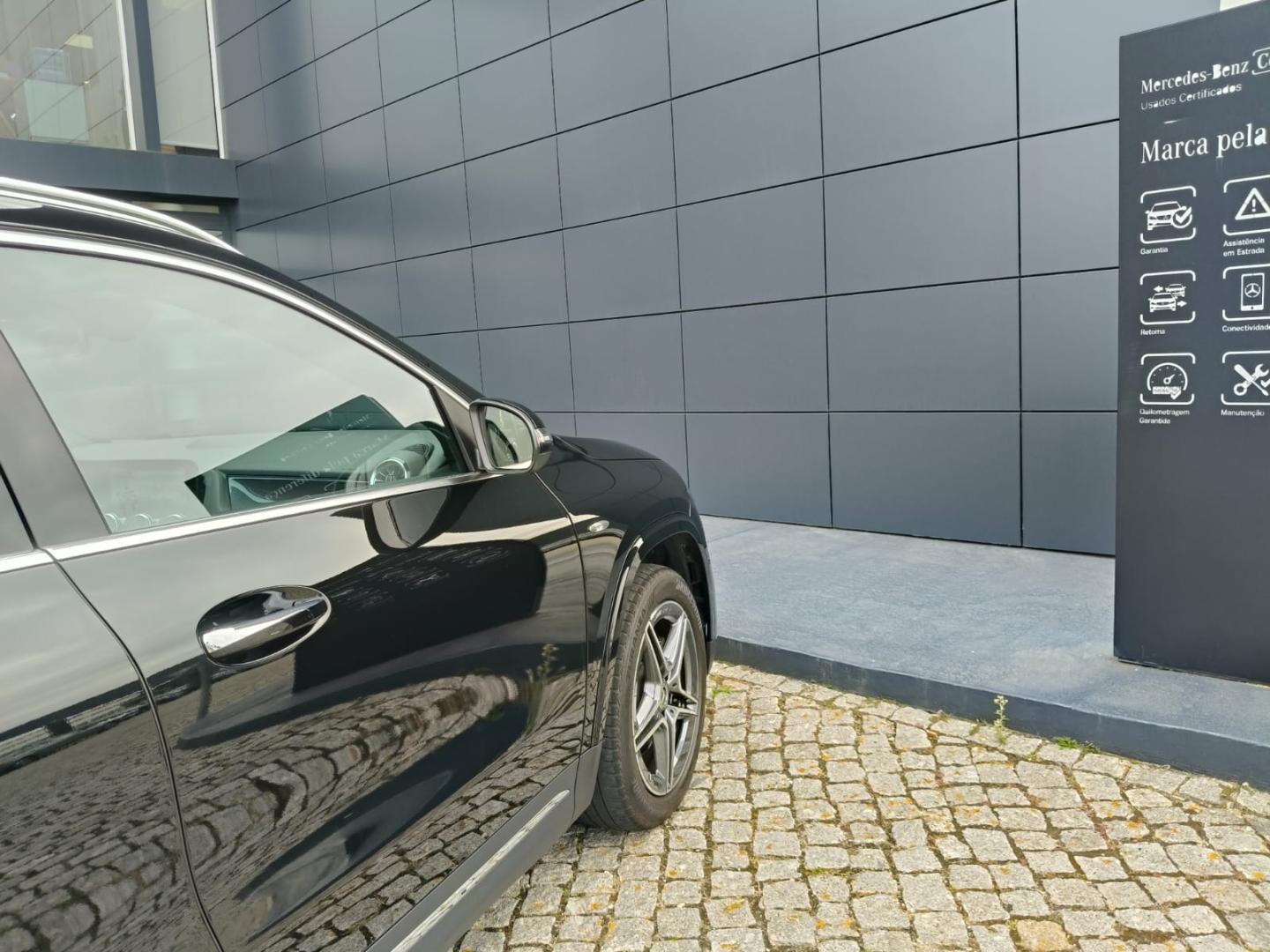 Mercedes-Benz GLA 250 e com tecnologia híbrida EQ