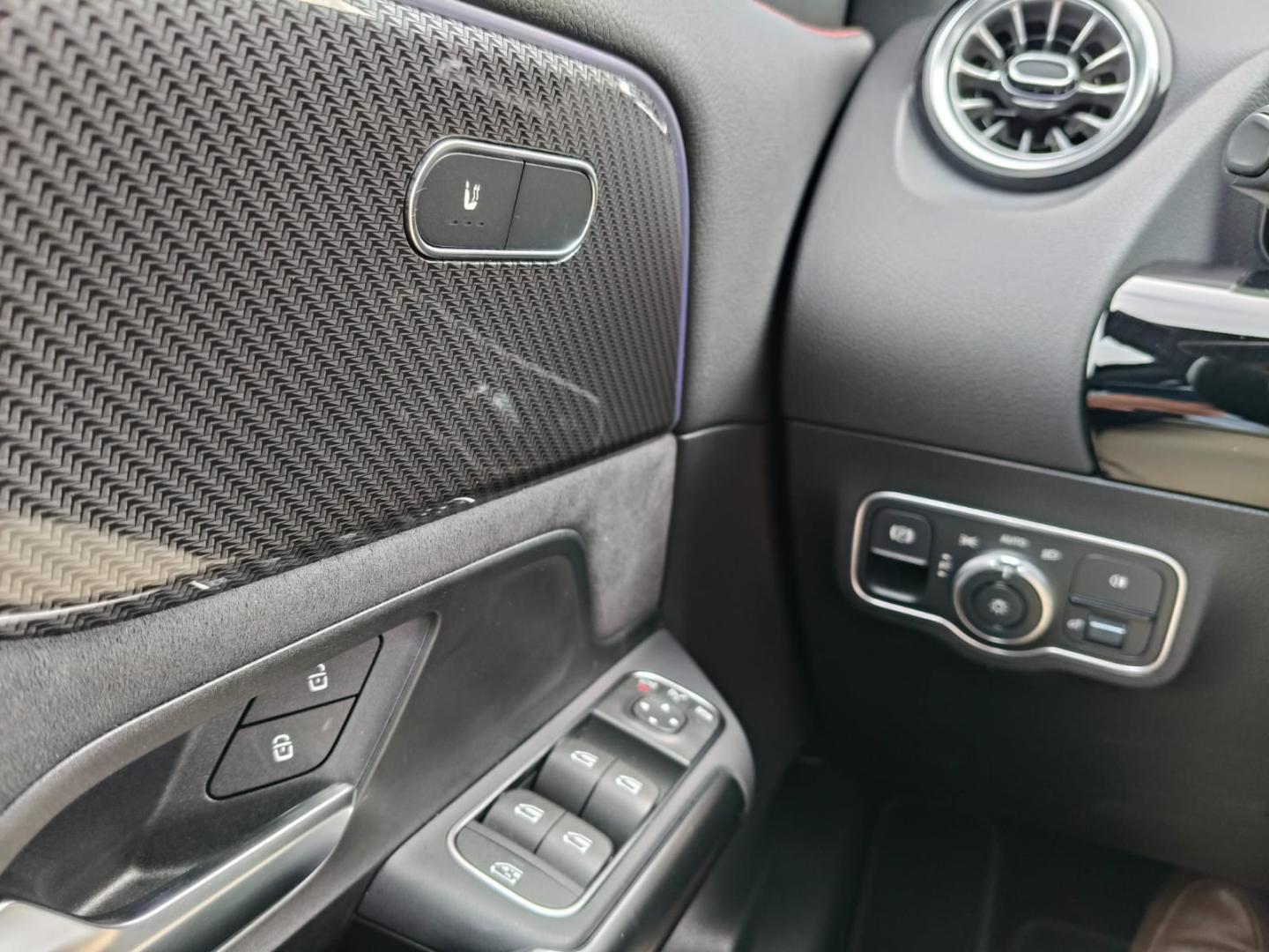 Mercedes-Benz GLA 250 e com tecnologia híbrida EQ
