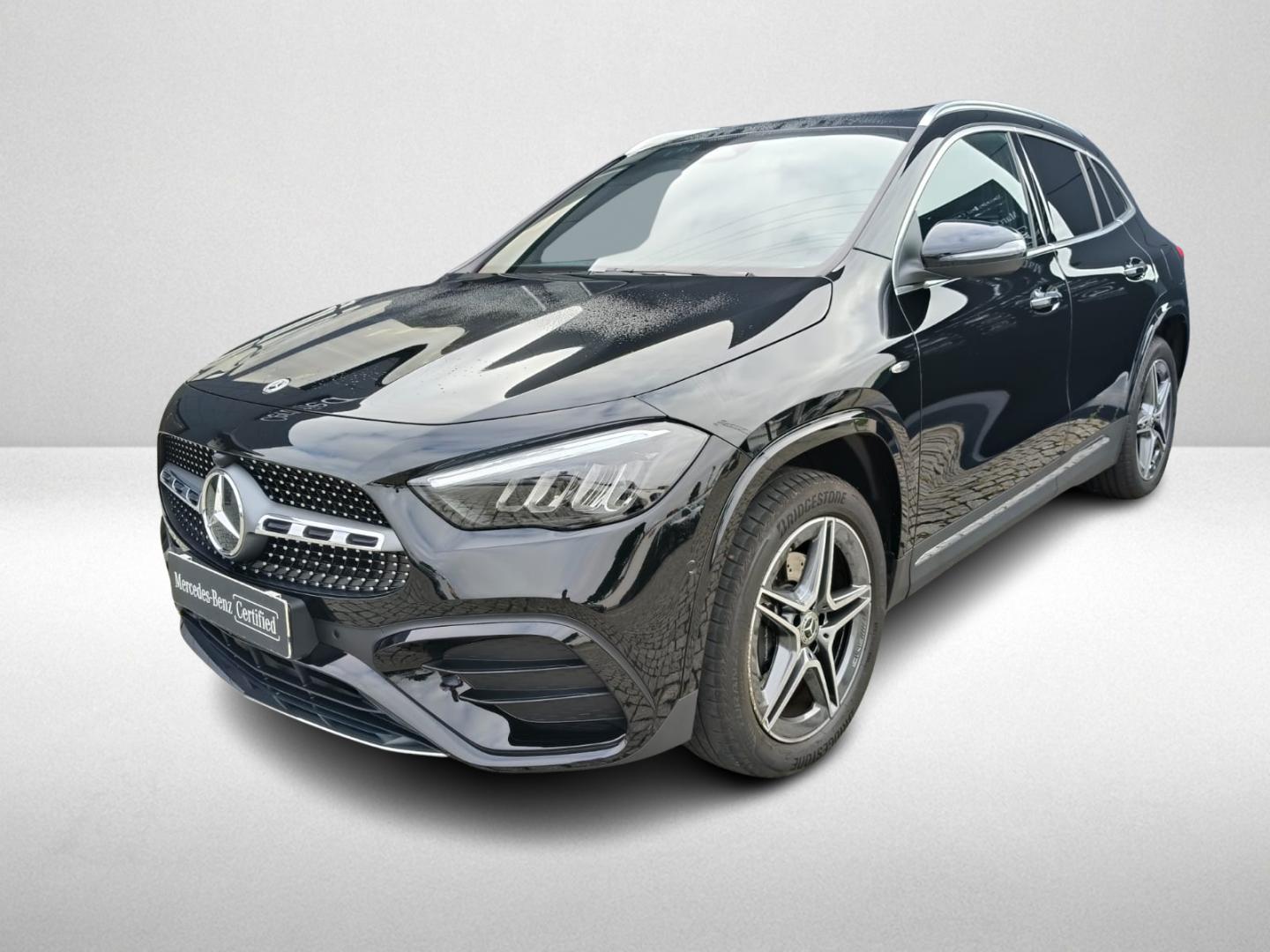 Mercedes-Benz GLA 250 e com tecnologia híbrida EQ