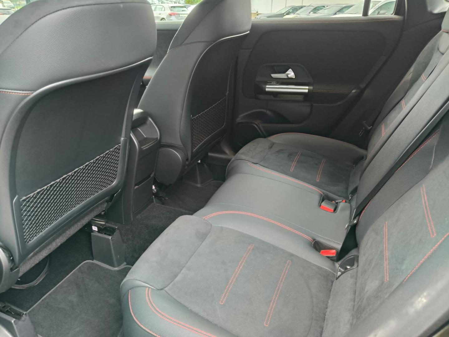 Mercedes-Benz GLA 250 e com tecnologia híbrida EQ