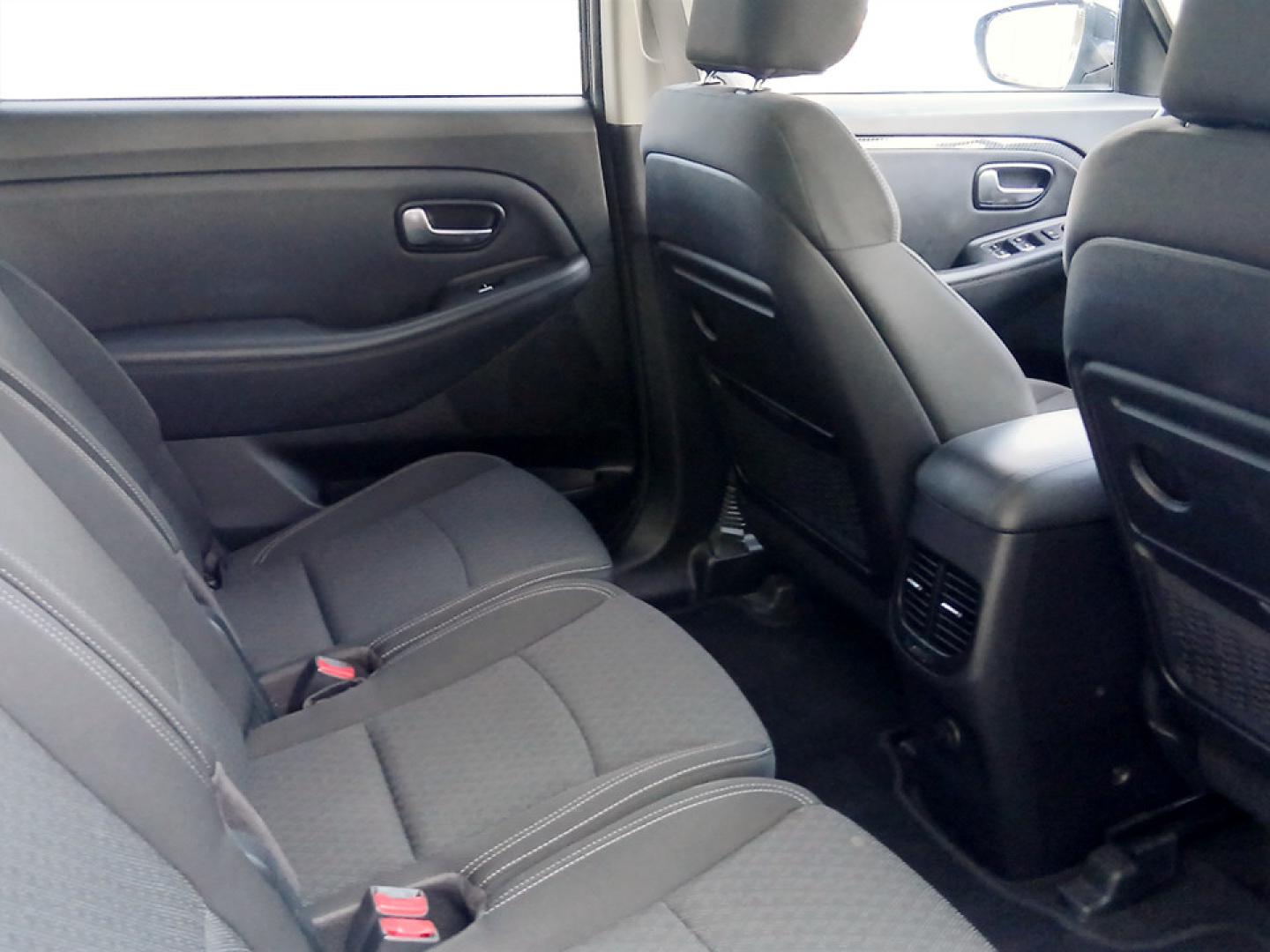 Kia Carens 1.7 CRDi ISG EX