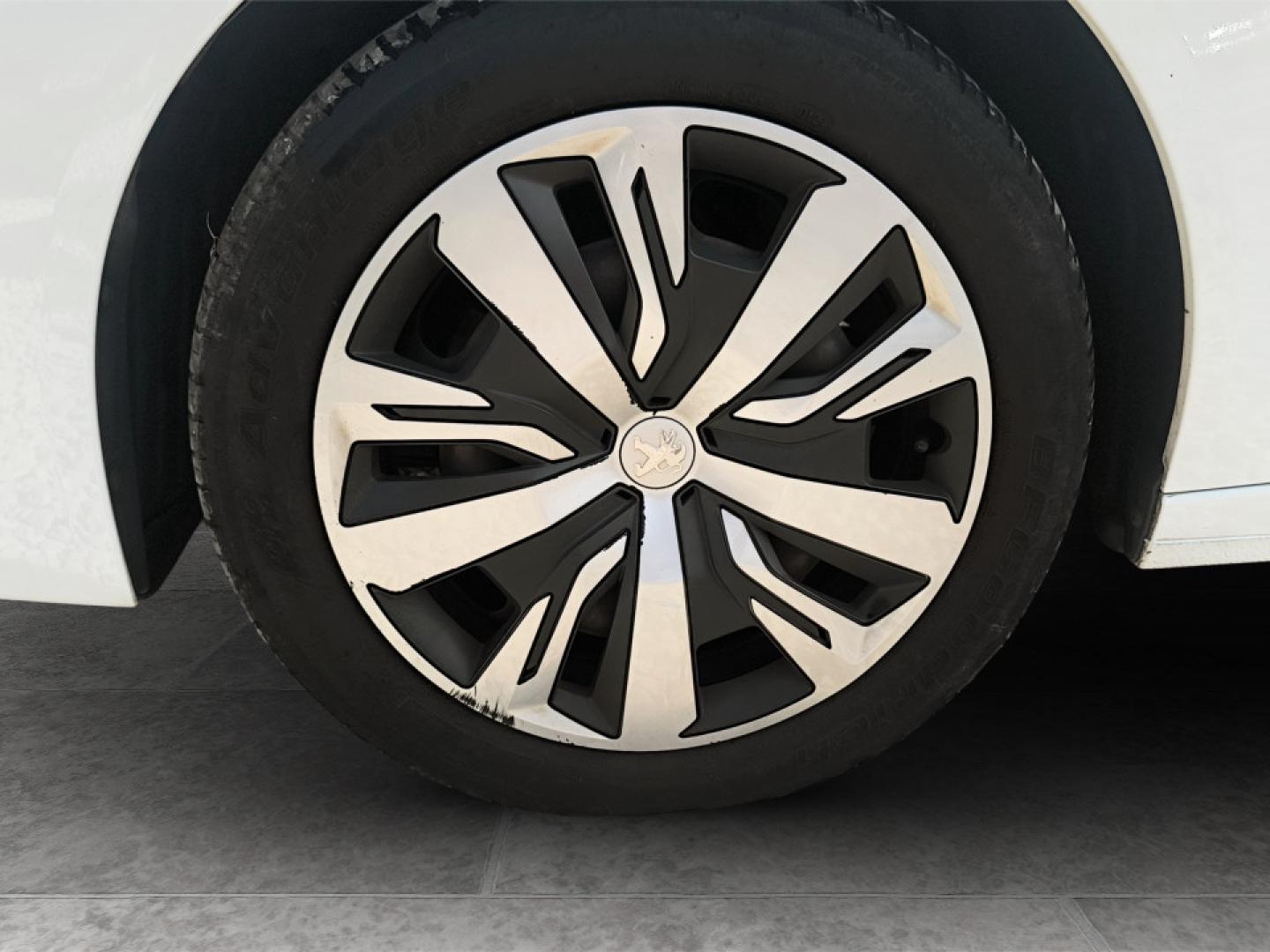 Peugeot 208 1.2 PureTech 75cv Active Pack
