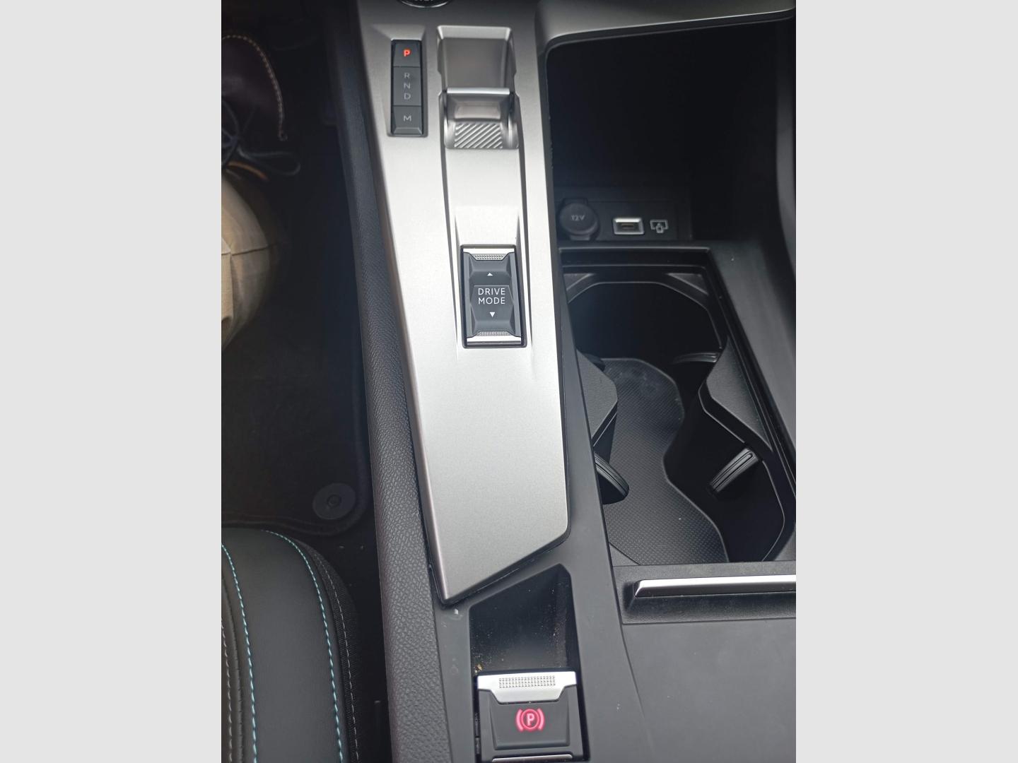 Peugeot 308 SW Allure 1.2 Hybrid 145cv e-DCS6