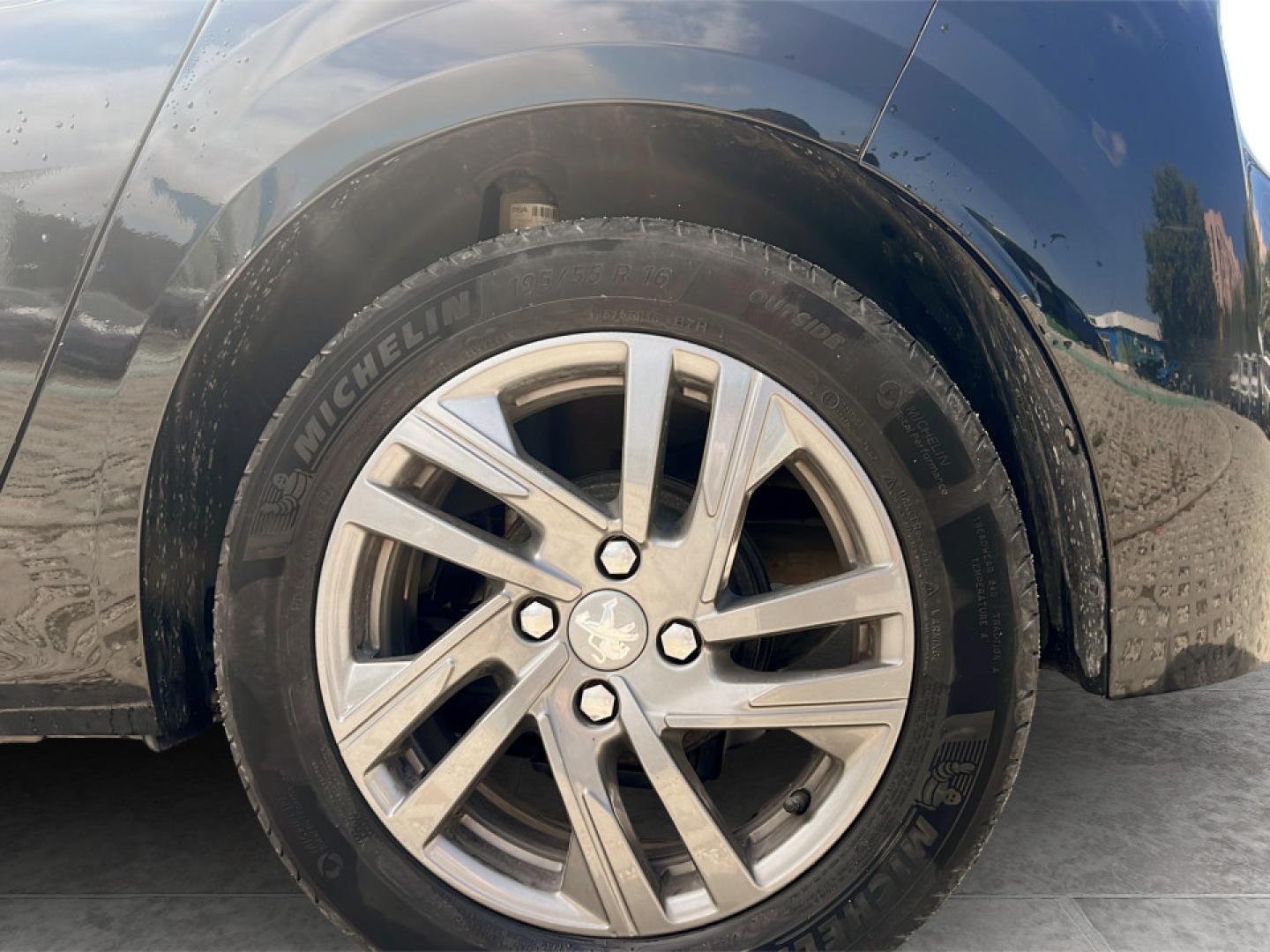Peugeot 208 1.2 PureTech 75cv Active