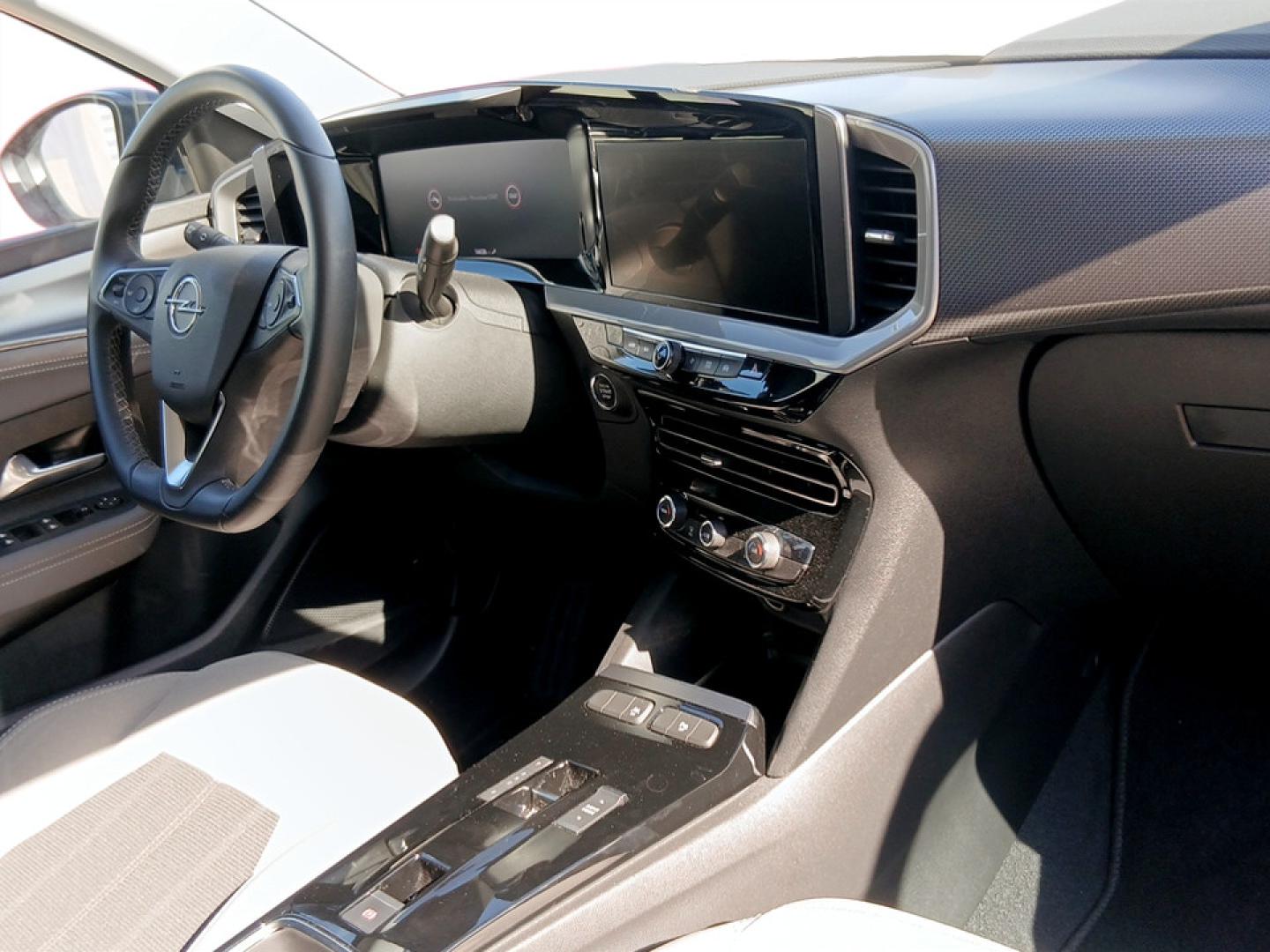 Opel Mokka 50 kwh Auto. Elegance