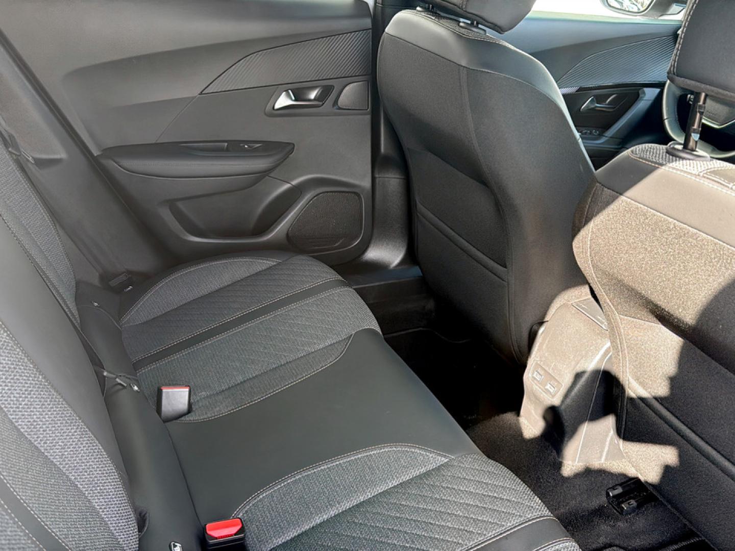 Peugeot 2008 1.2 Hybrid 145 Allure e-DCS6