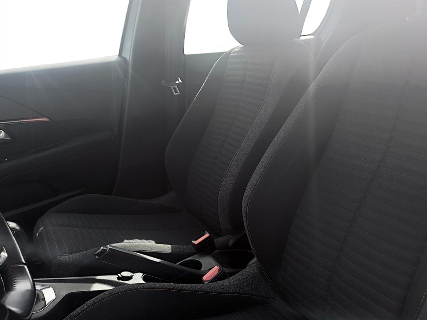 Peugeot 208 1.2 PureTech 75cv Active