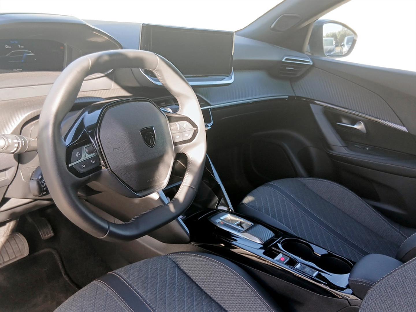 Peugeot e-2008 156 54kWh Allure 5p e-EAT8
