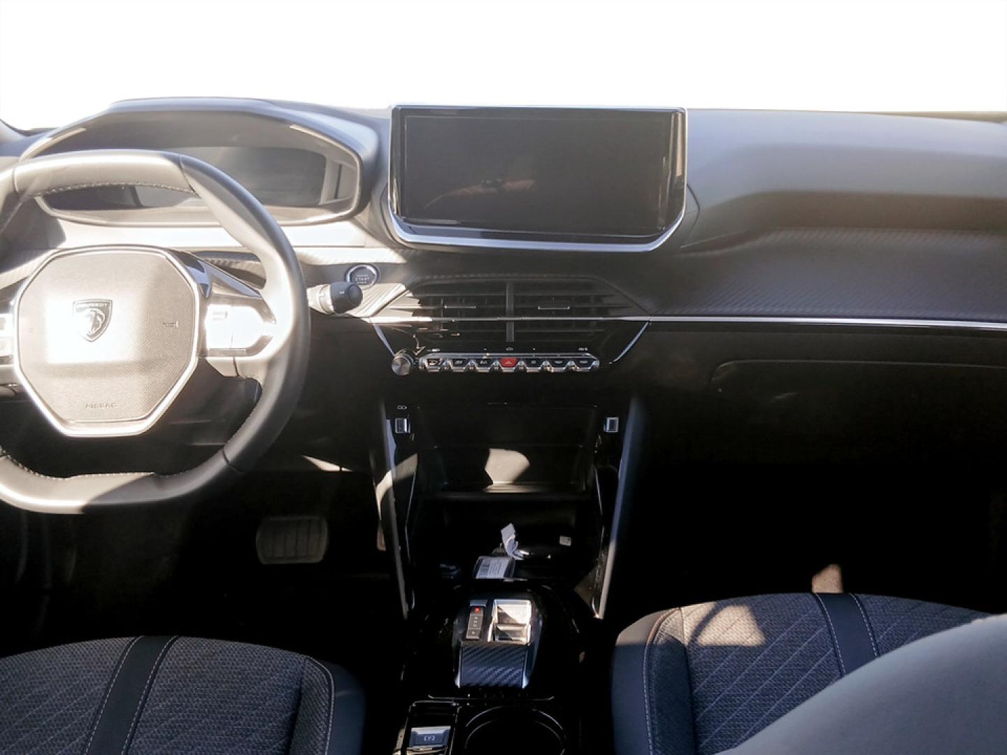 Peugeot e-2008 156 54kWh Allure 5p e-EAT8