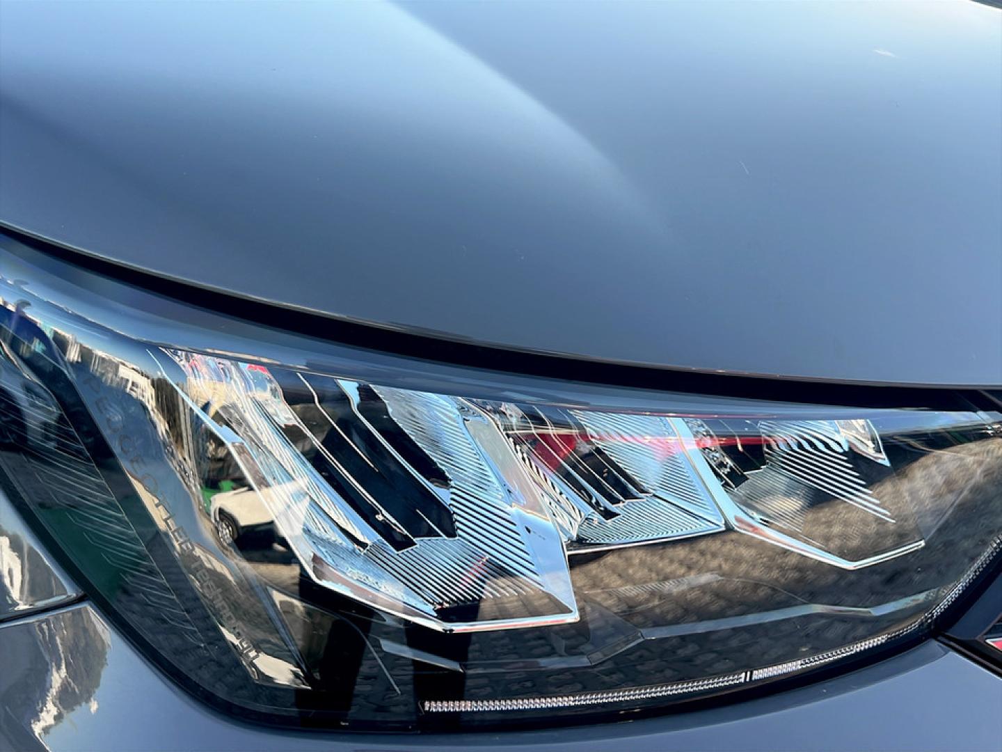 Peugeot e-2008 156 cv - Bateria 54 kWh Allure