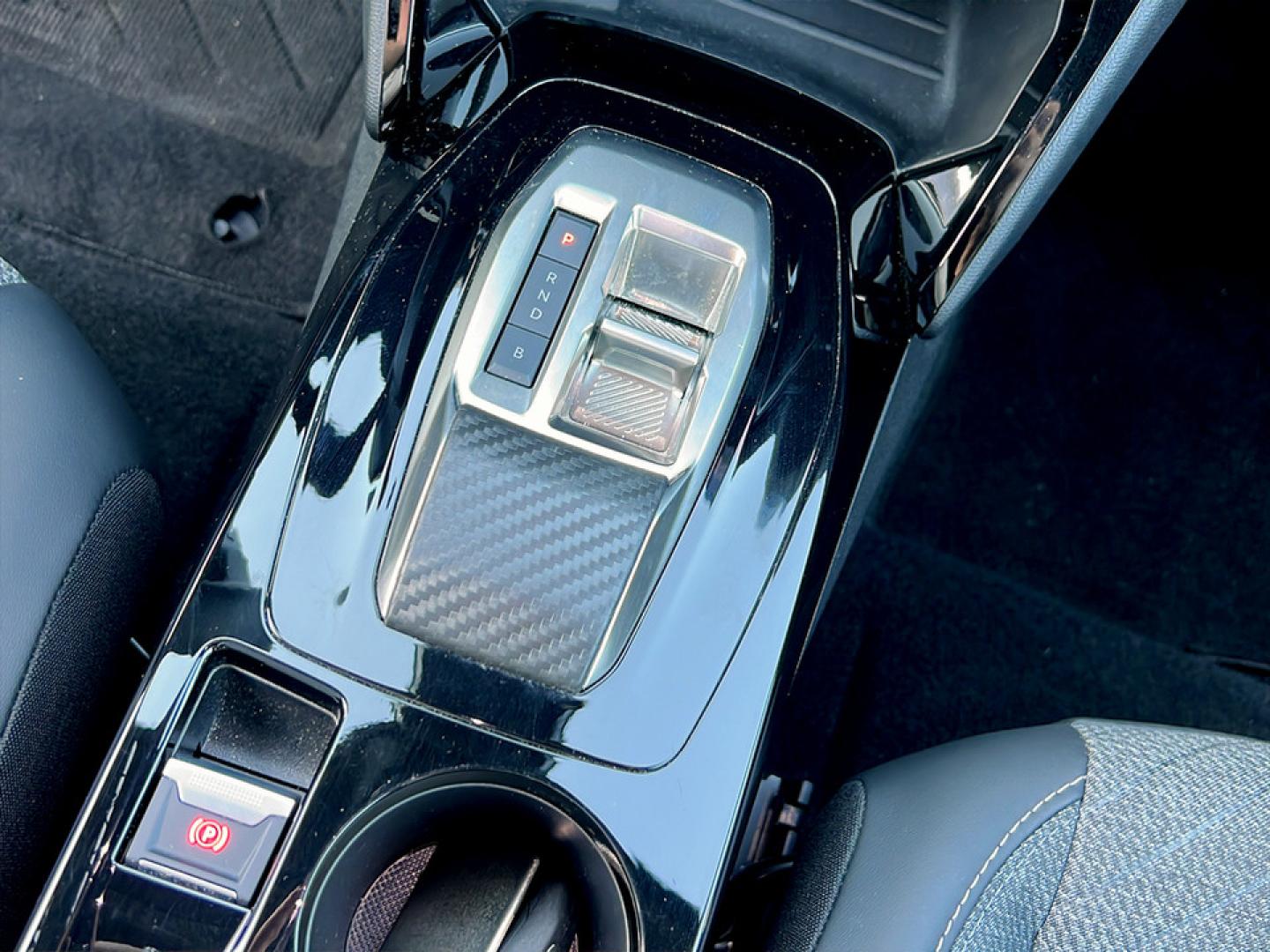 Peugeot e-2008 156 cv - Bateria 54 kWh Allure