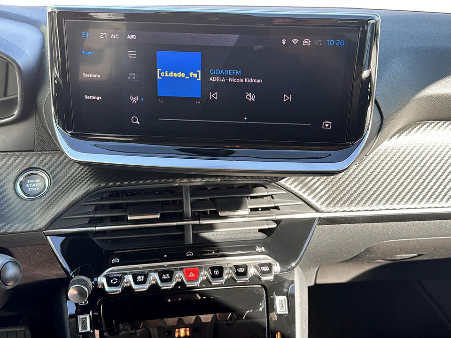 Peugeot e-208 Allure Elétrico 136 cv (100 kW) - Bateria 50 kW