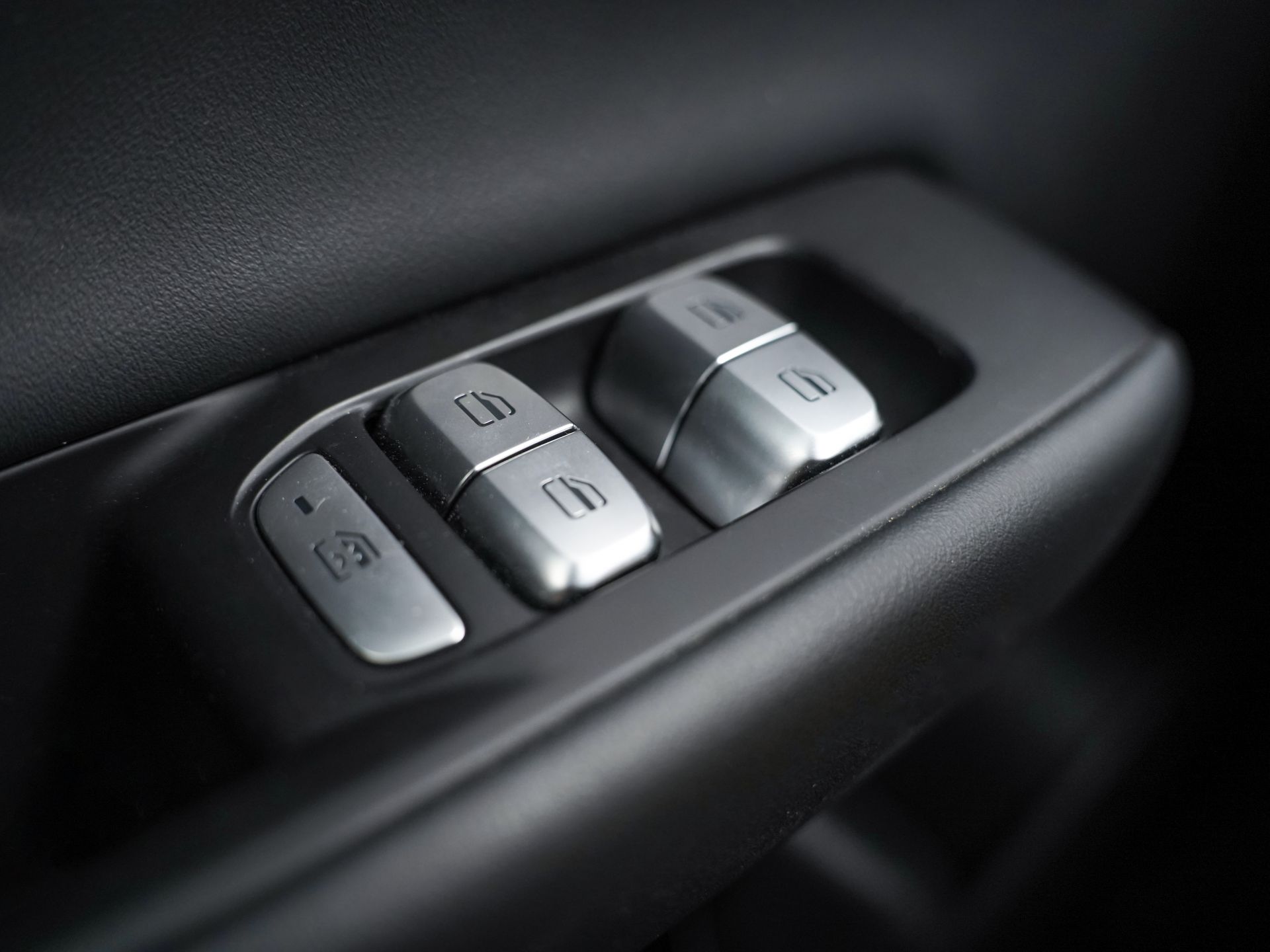 Ebro S800 1.5 TGDI PHEV Luxury E-CVT