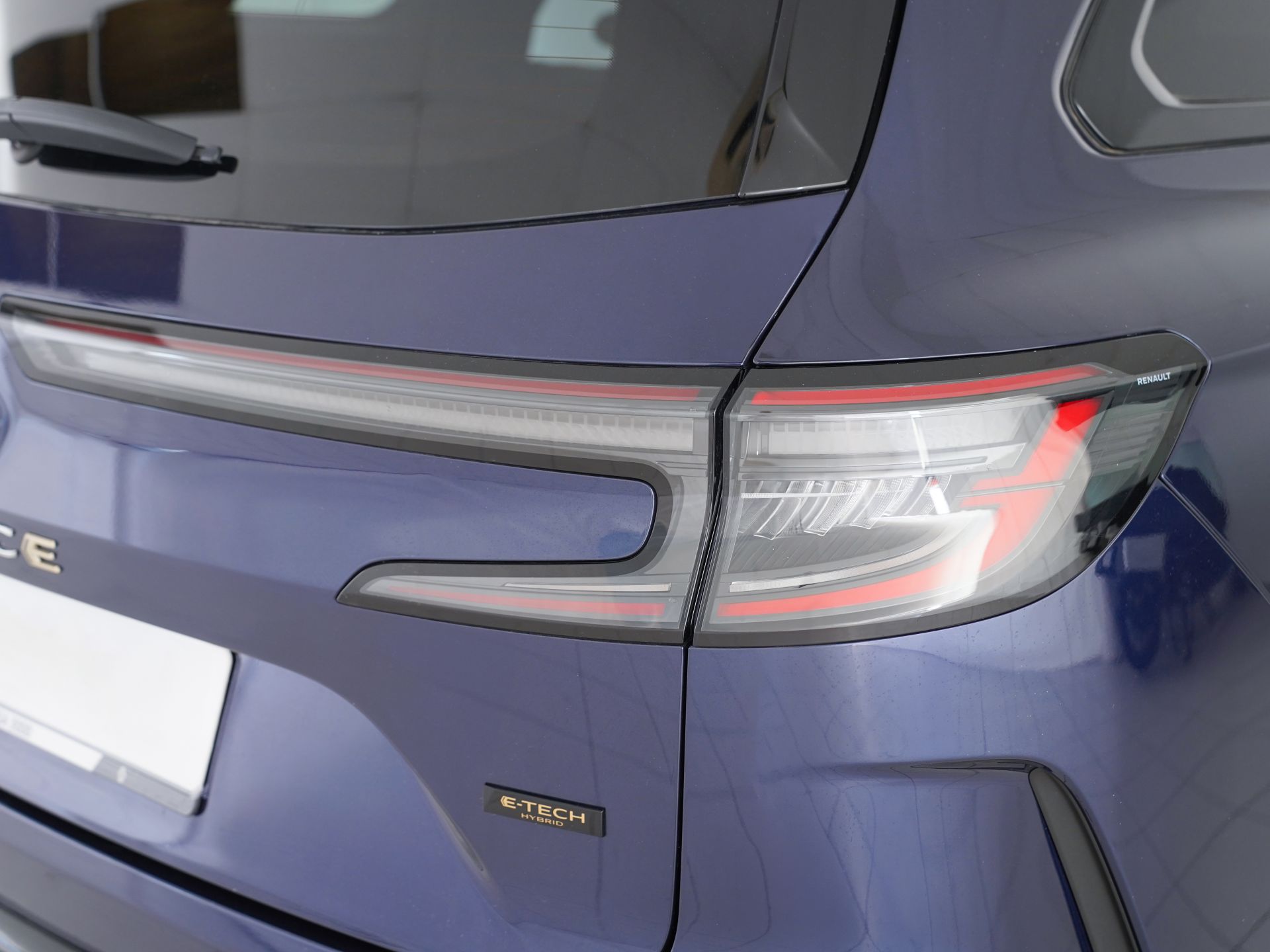 Renault Espace Iconic E-Tech full hybrid 146kW