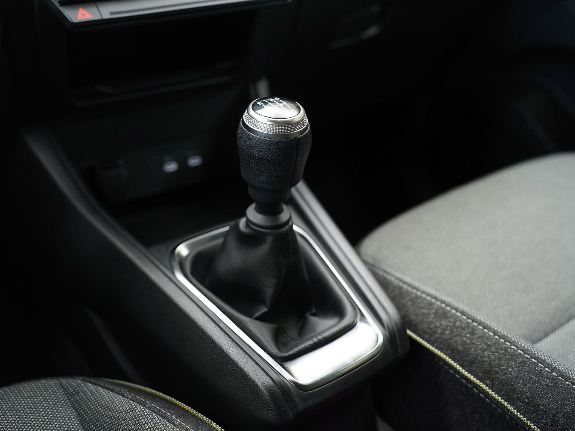 Renault Captur techno Eco-G 100cv (74 kW)