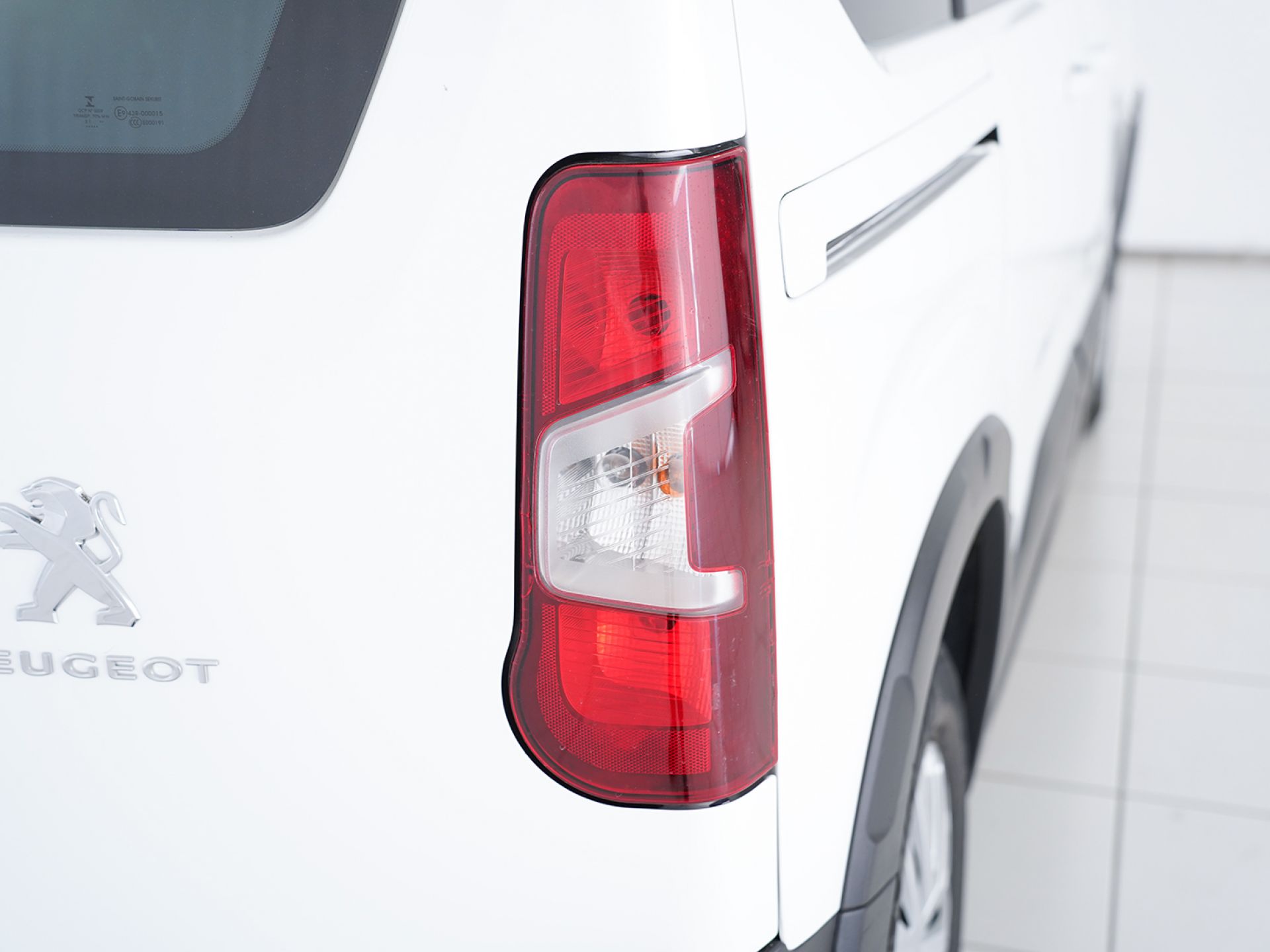 Peugeot Rifter Active Pack Business Std. BlueHDi 100