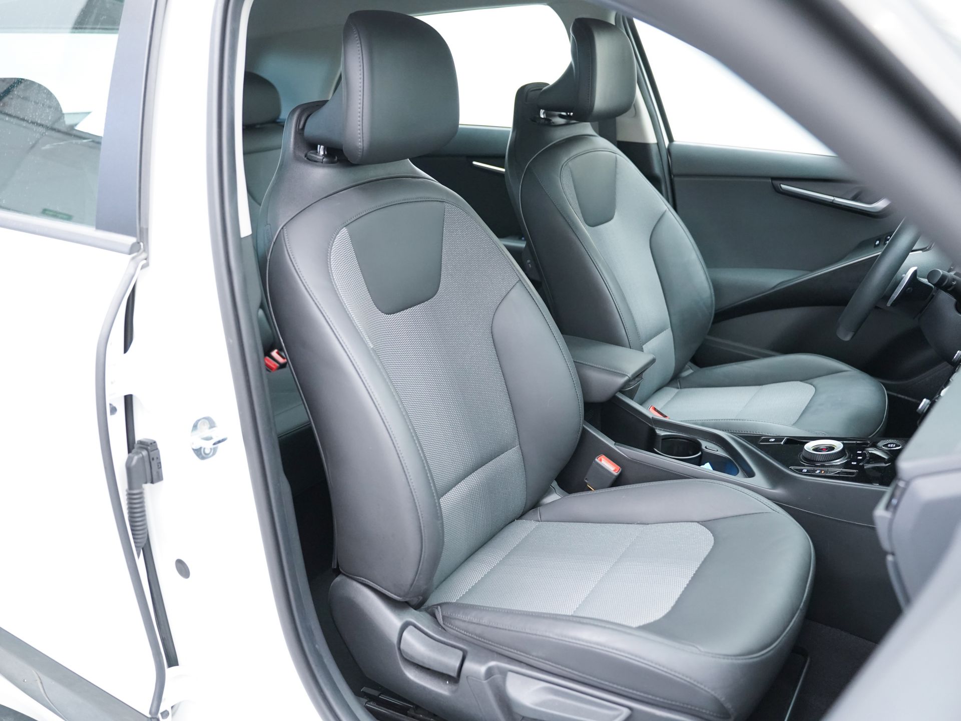 Kia Niro 1.6 GDi HEV 104kW (141CV) Drive