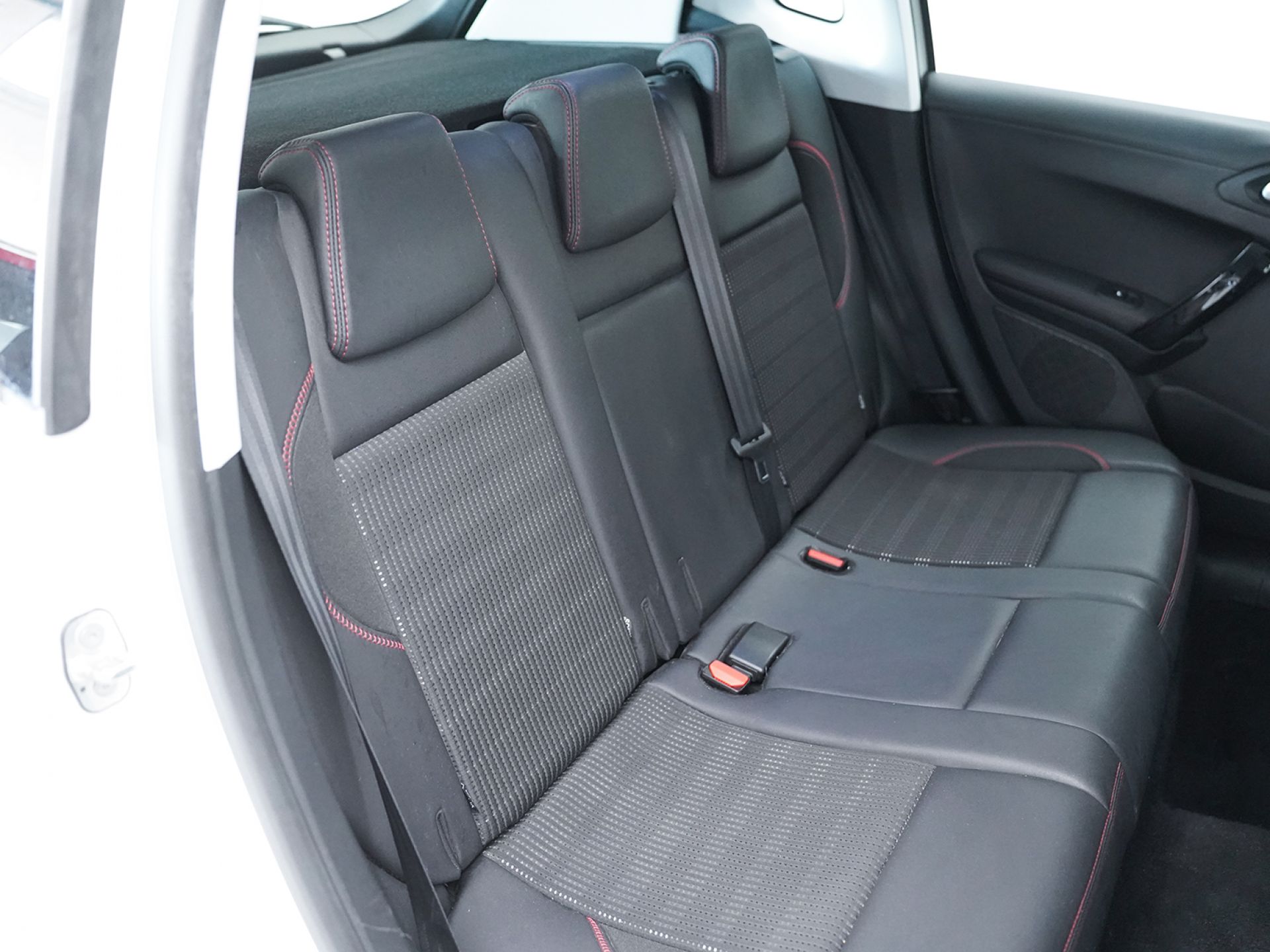 Peugeot 2008 Allure 1.2 PureTech 96KW (130CV)