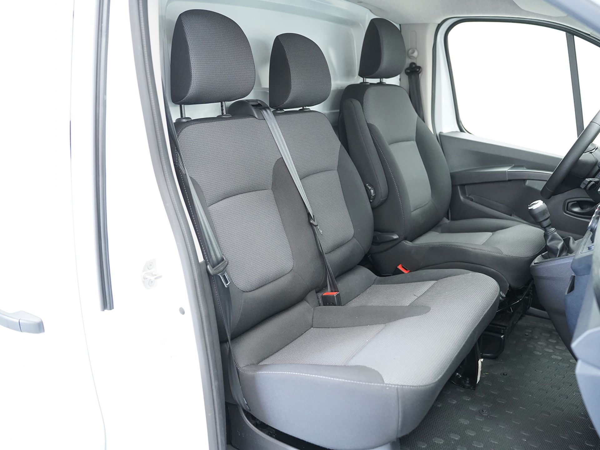 Renault Trafic Furgón L1H1 Blue dCi 96 Kw (130 CV) CUA