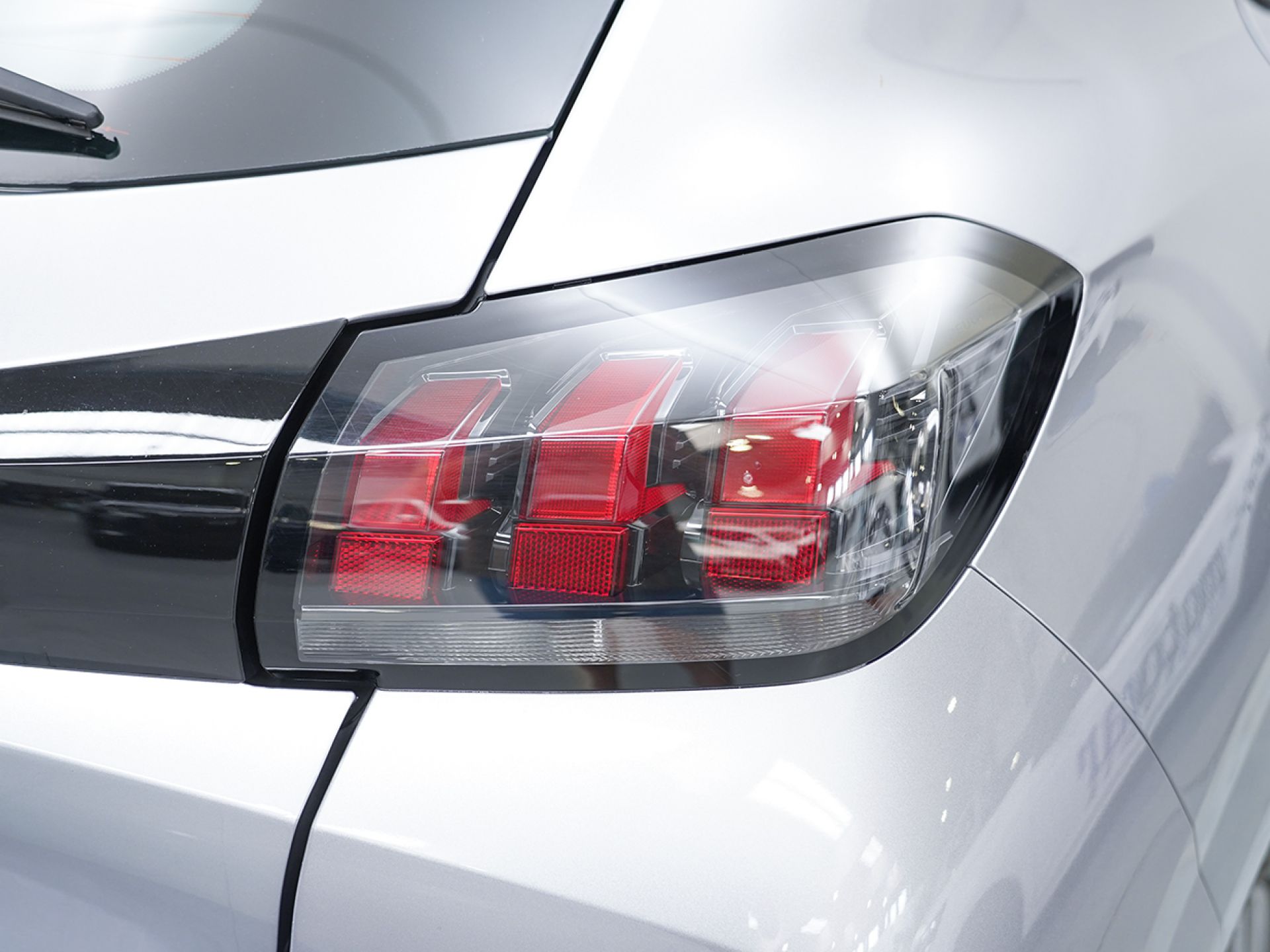 Peugeot 208 BlueHDi 73kW (100CV) Active Pack