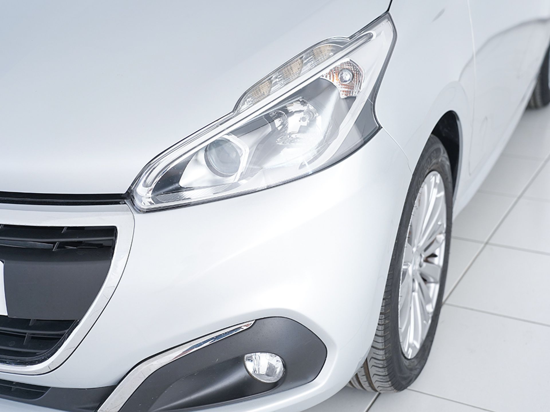 Peugeot 208 5P STYLE 1.2L PureTech 60KW (82CV)