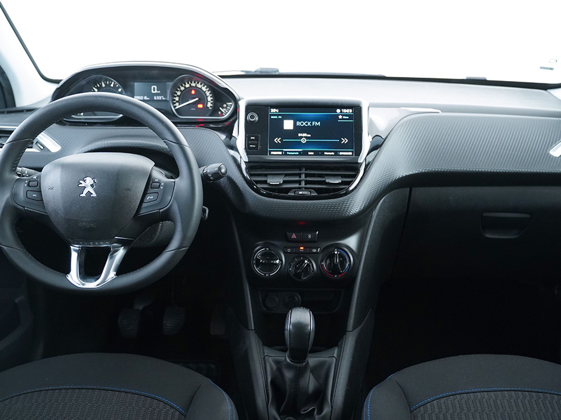 Peugeot 208 5P STYLE 1.2L PureTech 60KW (82CV)