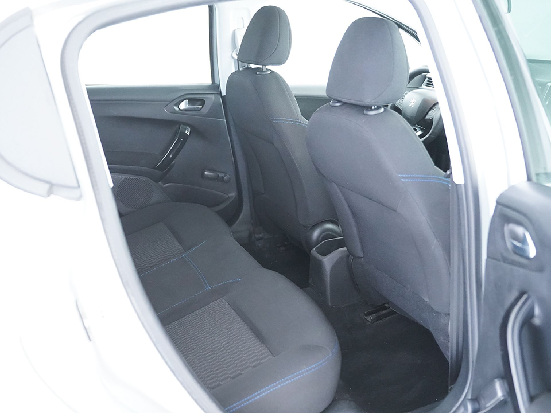 Peugeot 208 5P STYLE 1.2L PureTech 60KW (82CV)