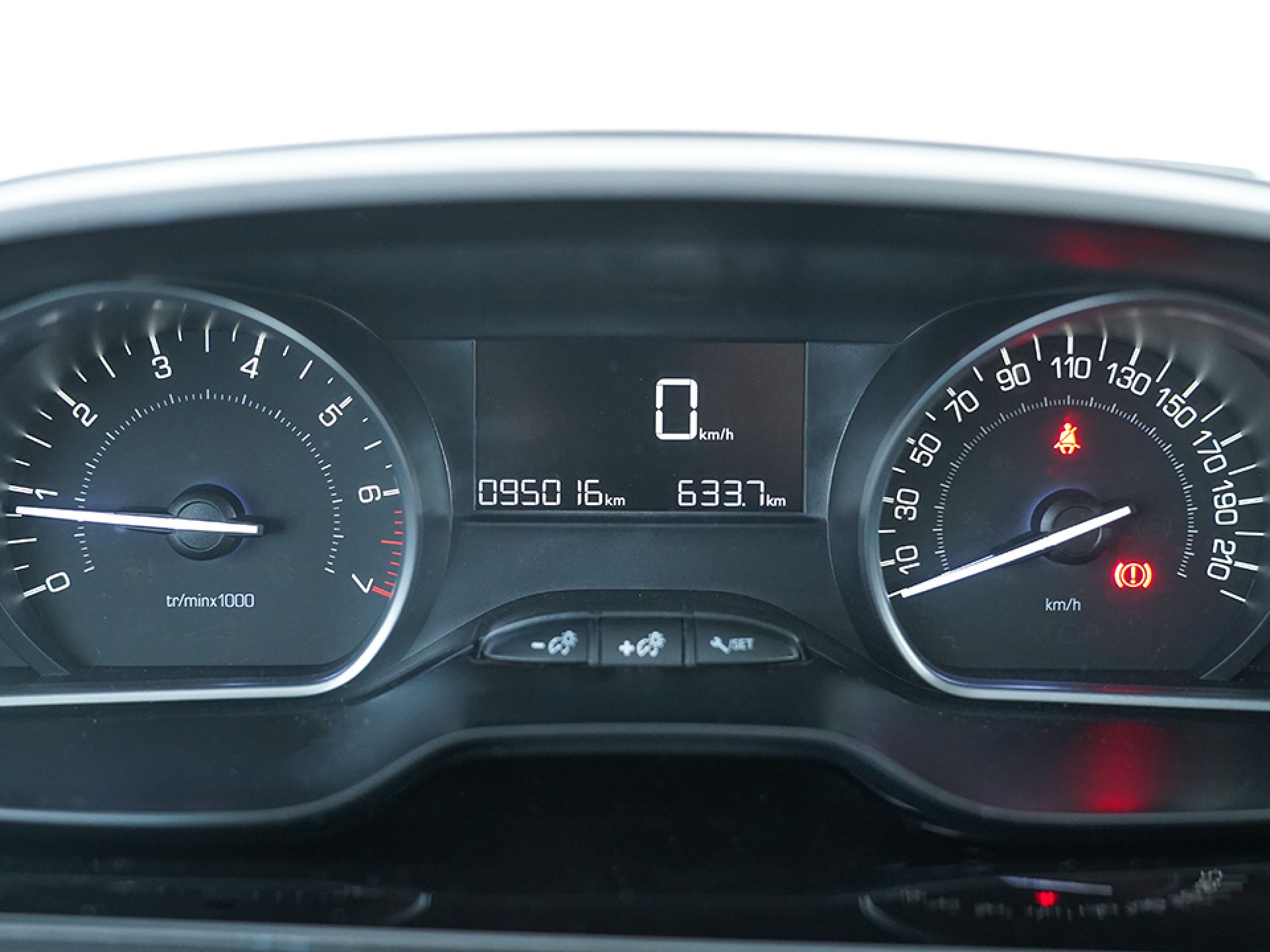 Peugeot 208 5P STYLE 1.2L PureTech 60KW (82CV)