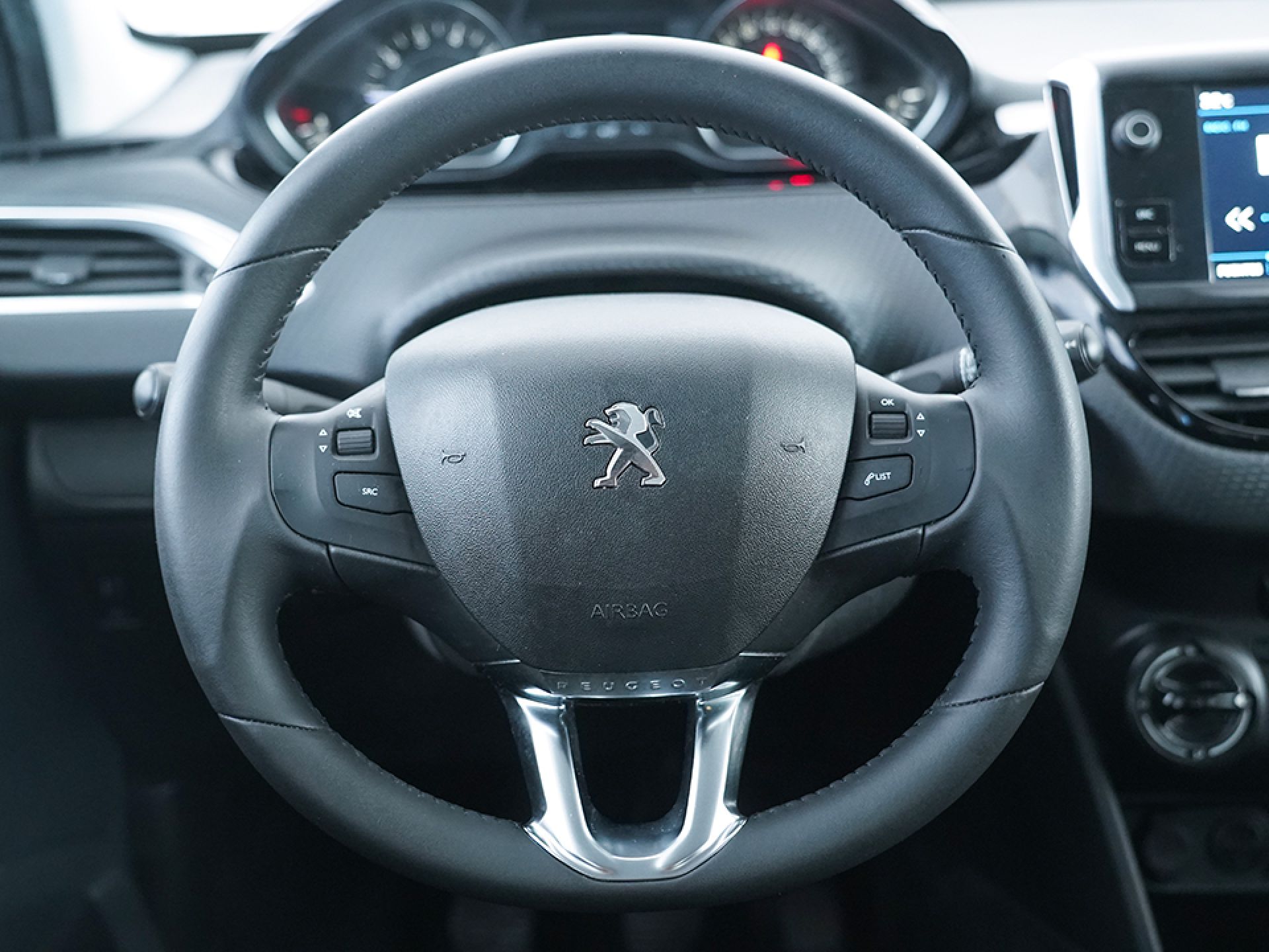 Peugeot 208 5P STYLE 1.2L PureTech 60KW (82CV)