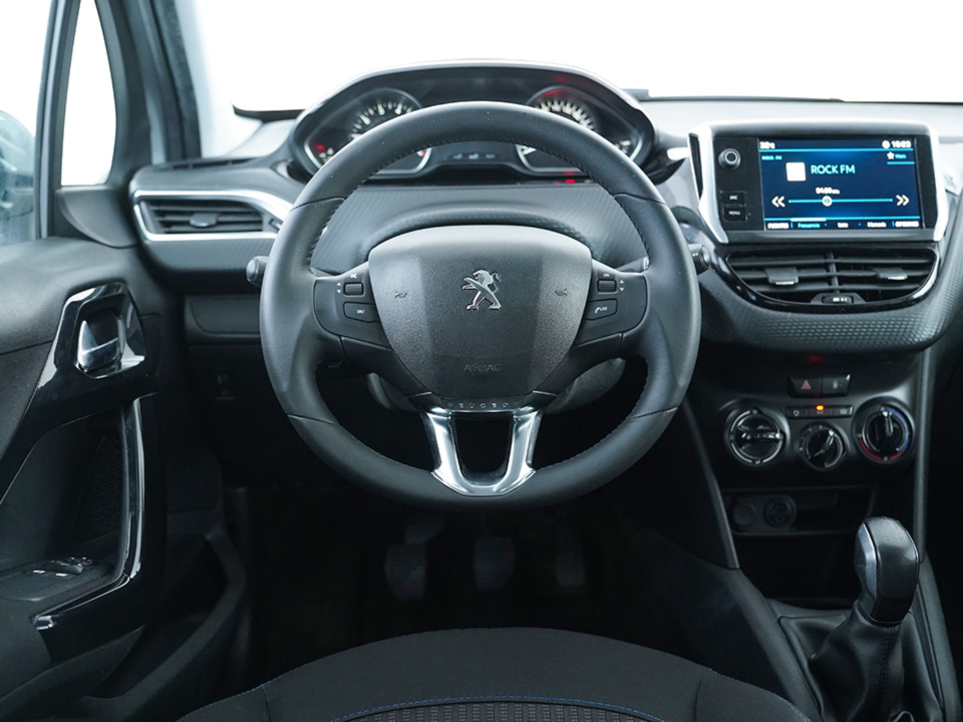 Peugeot 208 5P STYLE 1.2L PureTech 60KW (82CV)