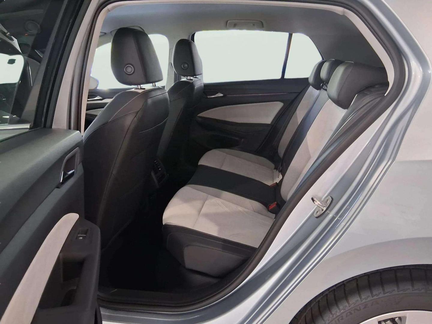 Volkswagen Golf 1.5 eTSI 115cv STYLE DSG Variant