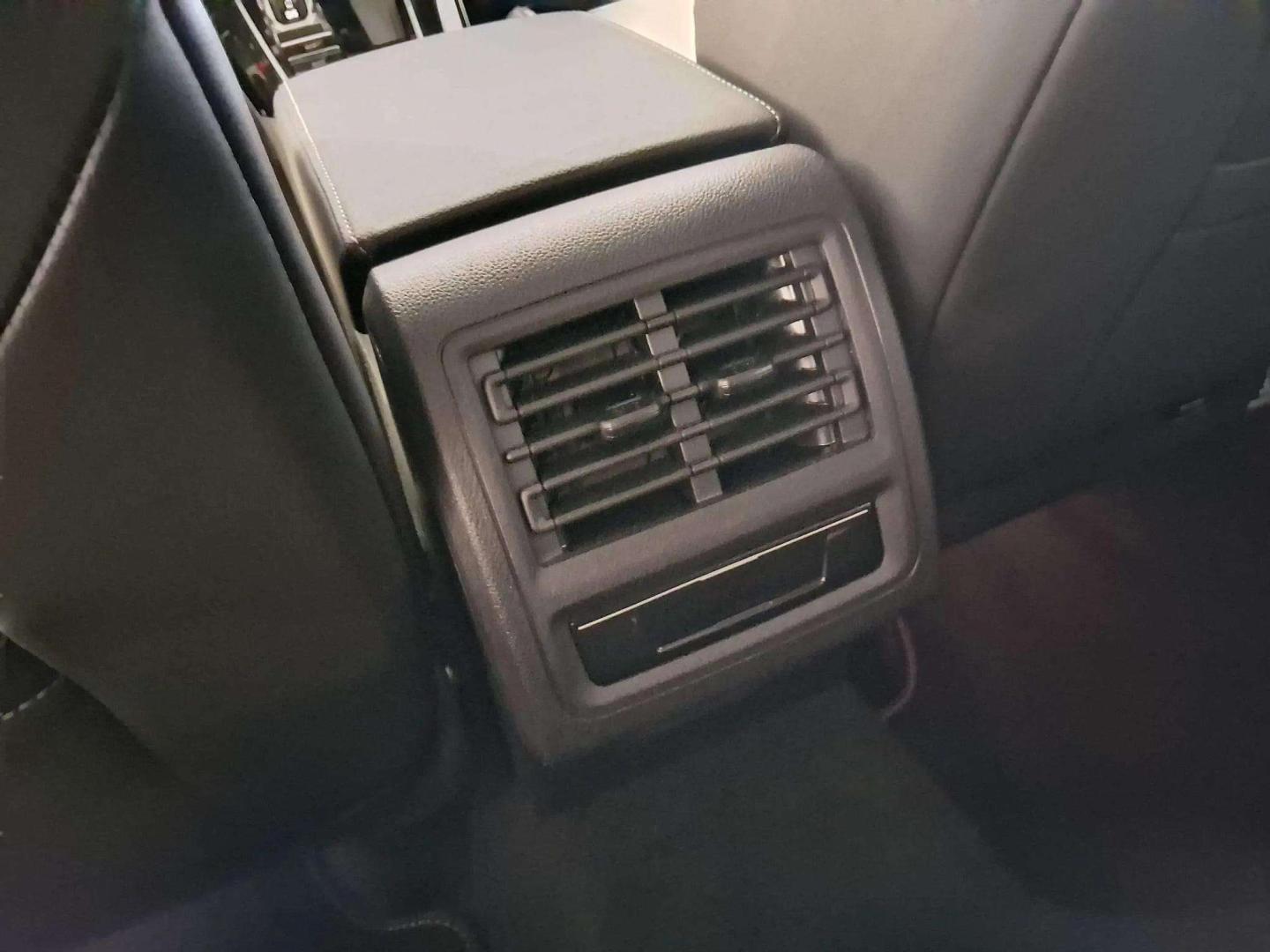 Volkswagen Golf 1.5 eTSI 115cv STYLE DSG Variant