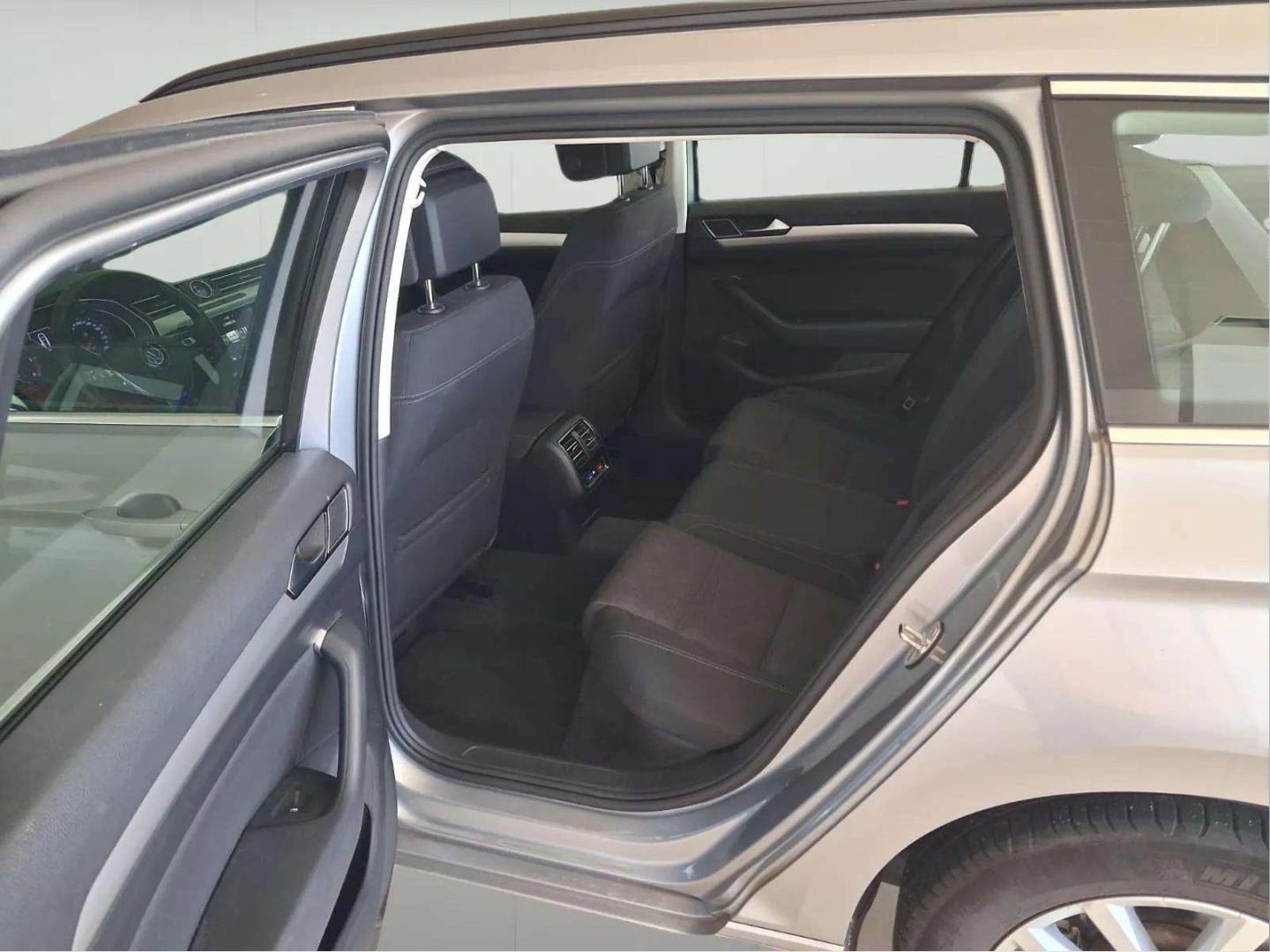 Volkswagen Passat 1.6 TDI CONFORTLINE VARIANT