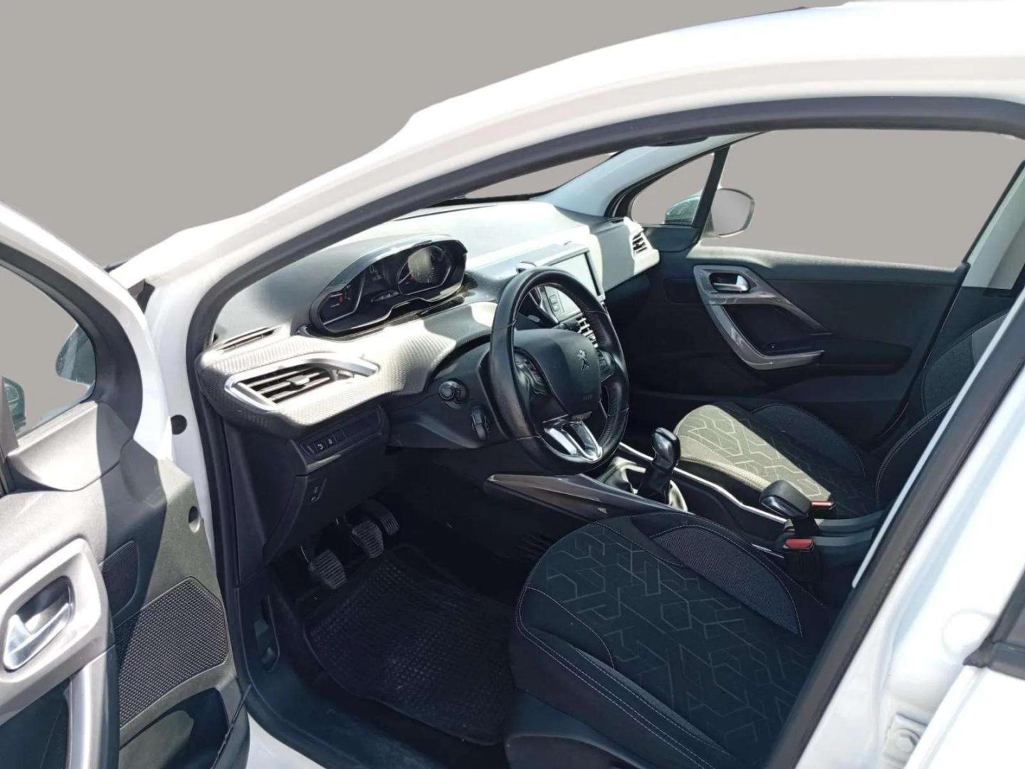 Peugeot 2008 Allure 1.2 PureTech 82 CVM5