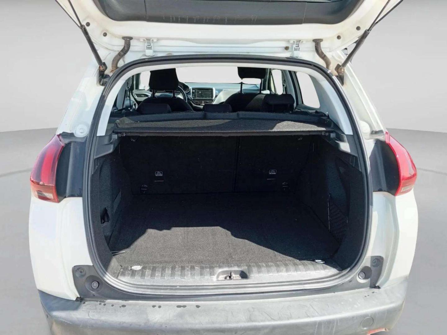 Peugeot 2008 Allure 1.2 PureTech 82 CVM5