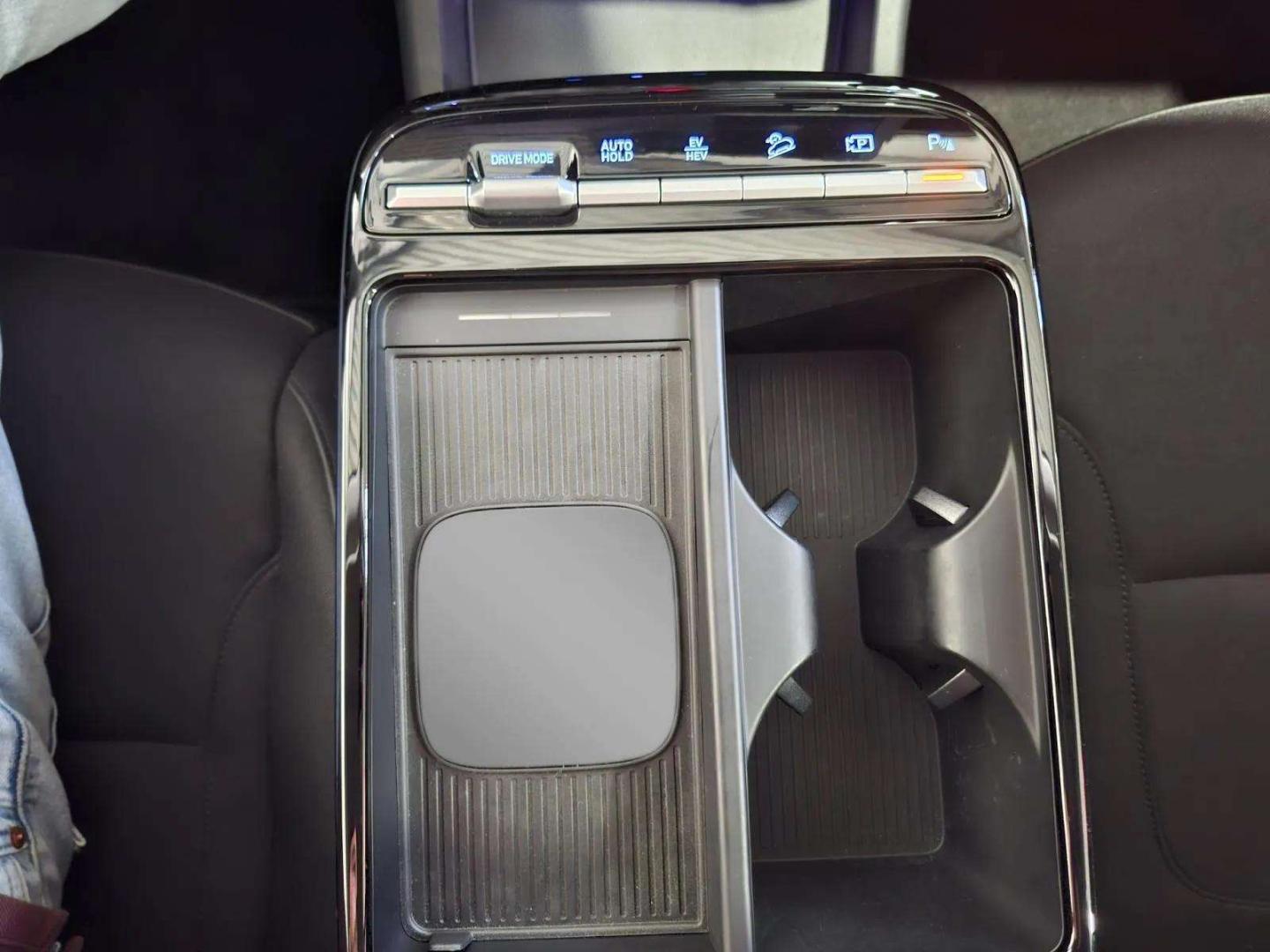 Hyundai Tucson PHEV 1.6 TGDI AT e-Vanguard + TT MY25