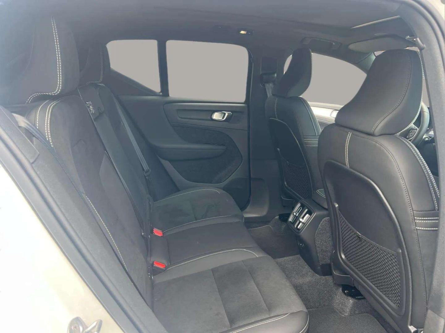 Volvo XC40 B3 163cv Plus Dark Auto